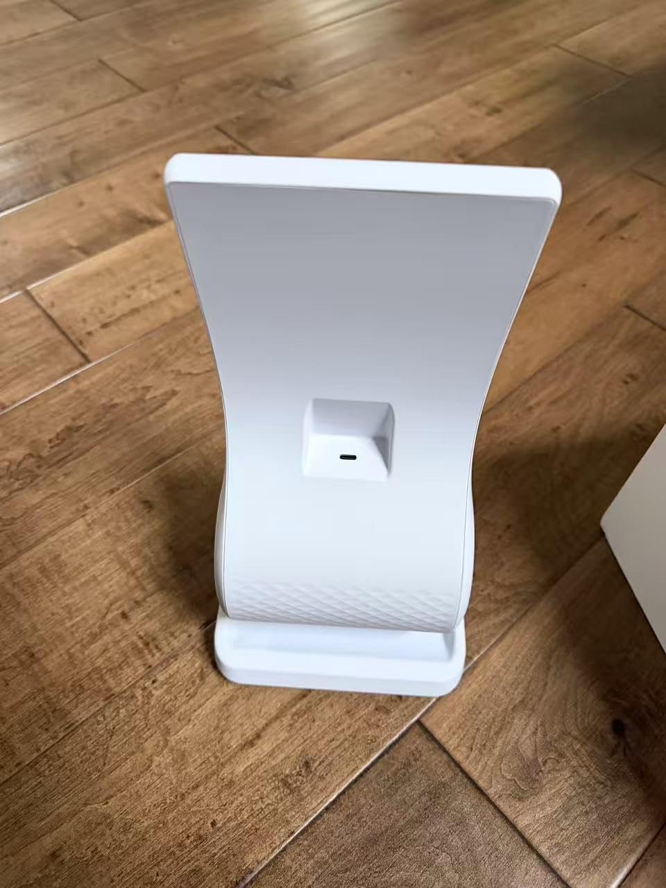 umissfun Emotional AI Companion Device, AI Chat Companion, AI Desktop Robot Companion, Voice Understanding, Personality Design, Tech & Gadget Gift, Geek, Desktop Setup, True Empathy AI-Grows with You (White) customer photo 2