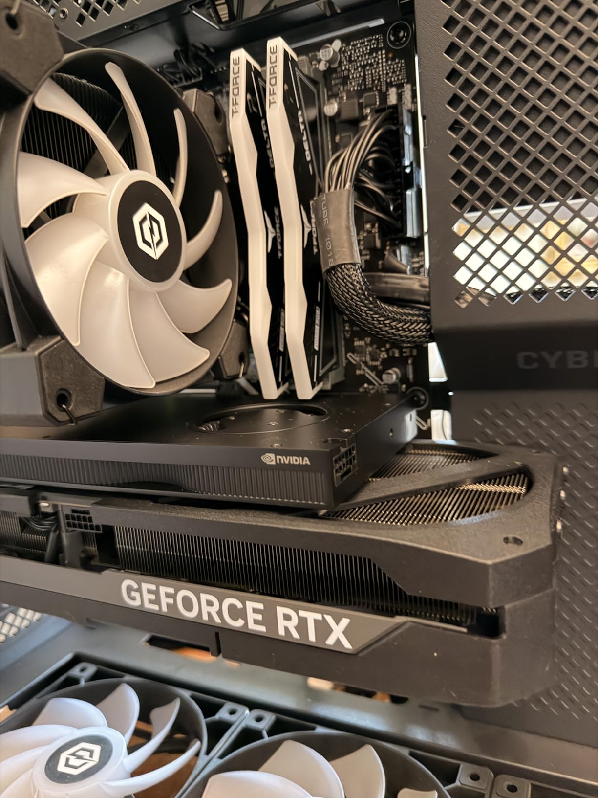 NVIDIA RTX PRO 4000 Blackwell Graphics Card - 24GB GDDR7 ECC Memory, PCIe 5.0 x16, 4X DisplayPort 2.1b, Single Slot Full Height AI Workstation GPU customer photo 1
