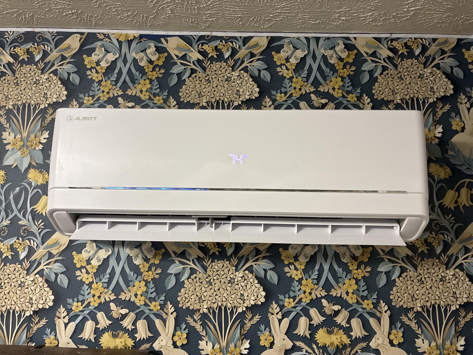 Albott Mini Split Air Conditioner and Heater, 12,000 BTU, SEER2 18, 115V Inverter Energy-Efficient AC with Self-Cleaning, Remote and APP Control, Easy Installation, Cools up to 750 Sq.Ft. customer photo 1