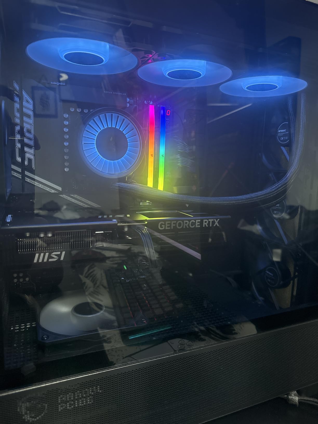 MSI Gaming RTX 5080 16G Inspire 3X OC Black Graphics Card customer photo 1
