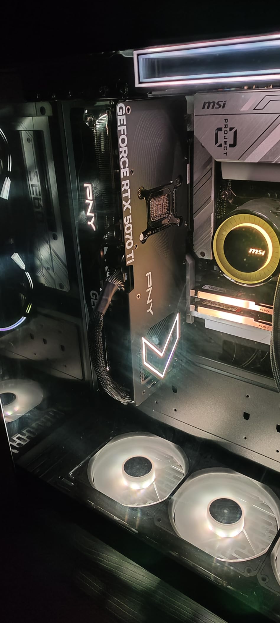 PNY NVIDIA GeForce RTX 5070 Ti Epic-X ARGB Triple Fan, Graphics Card (16GB GDDR7, 256-bit, Boost Speed: 2452 MHz, PCIe 5.0, HDMI/DP 2.1, 2.98-Slot, NVIDIA Blackwell Architecture, DLSS 4) customer photo 1