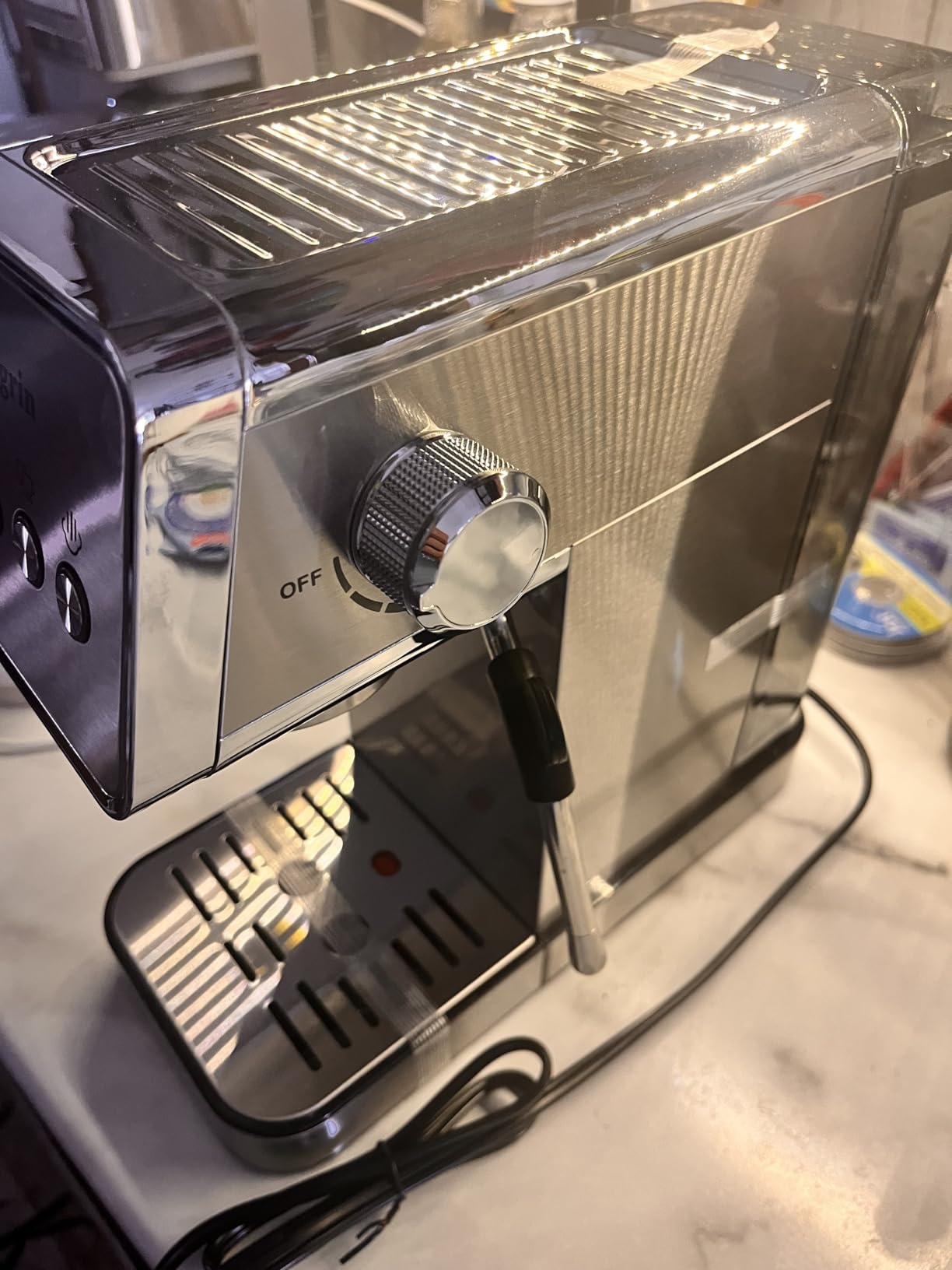 Ollygrin Semi-Automatic Espresso Machine with Grinder, 2-in-1 Coffee Machiner with Milk Frother, 20 Bar Pressure Coffee Maker, Removable Water Tank & Bean Hopper, Expresso Machine for Home Barista customer photo 2