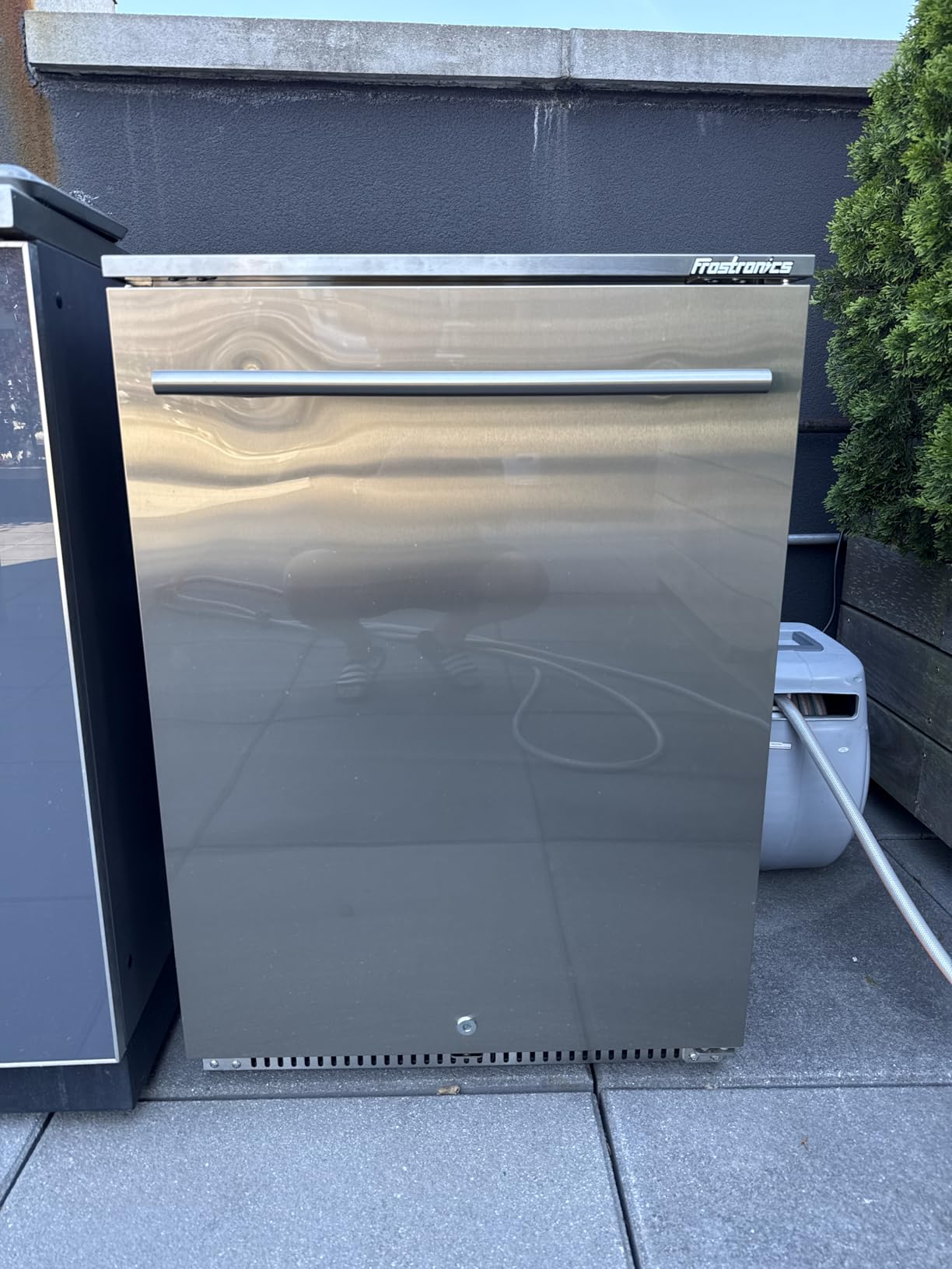 24 Inch Outdoor Beverage Refrigerator, 140 Can Built-In Beverage Fridge with 21-Inch Shallow Depth, 26°F Sub-Zero Fridge, Dual-Fan Cooling, Full SUS304 for Patio & Outdoor Kitchen customer photo 1