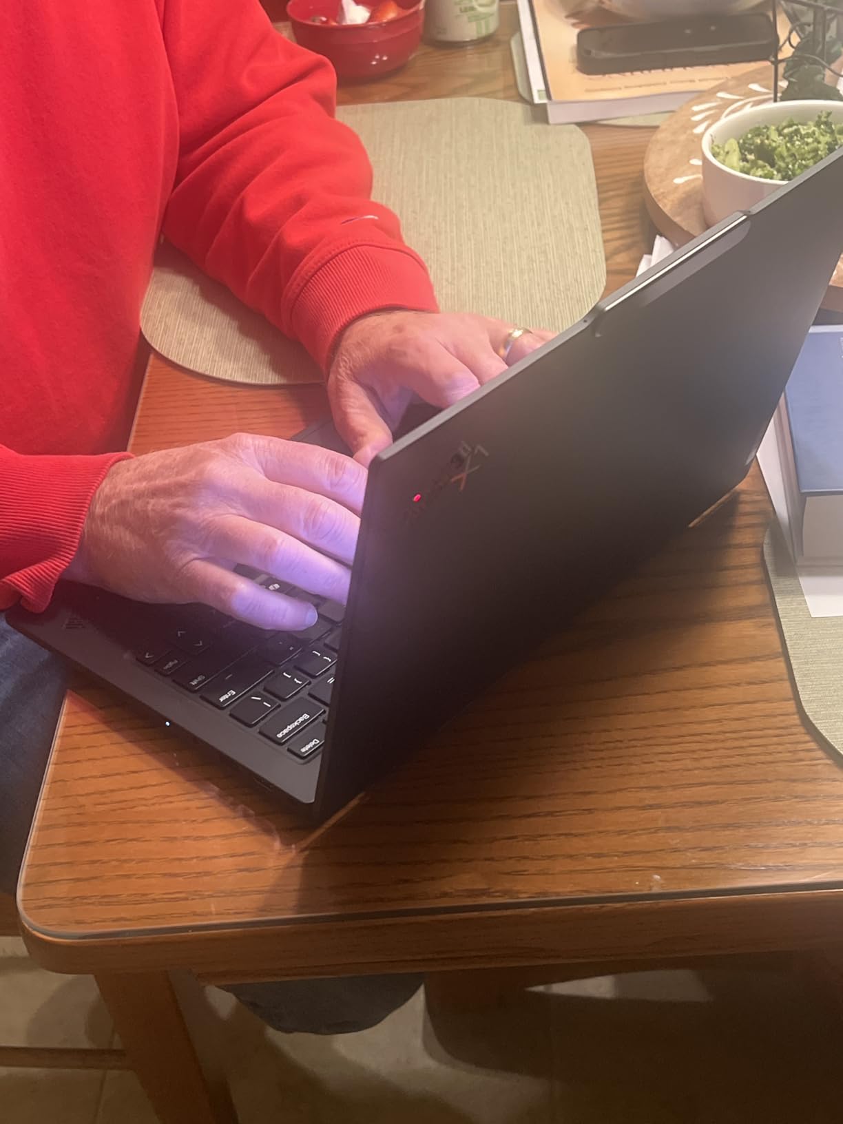 ThinkPad X1 Carbon Gen 13 Aura Edition AI Laptop, Intel Core Ultra 7 258V, 14