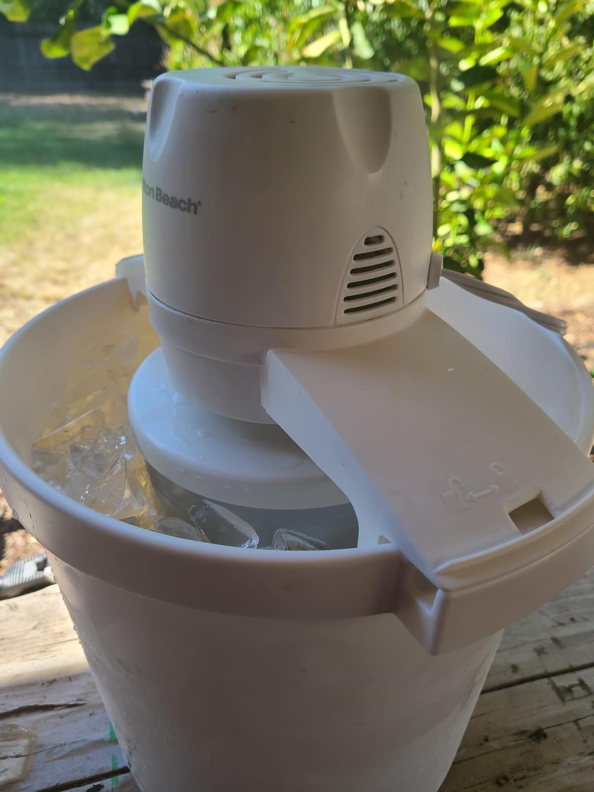 Hamilton Beach Automatic Electric Ice Cream Maker & Frozen Yogurt Machine | 4 Quart | Makes A Variety Of Treats Including Sorbet, Sherbet, Gelato, Custard |Simple & Customizable | White | 68330N customer photo 2