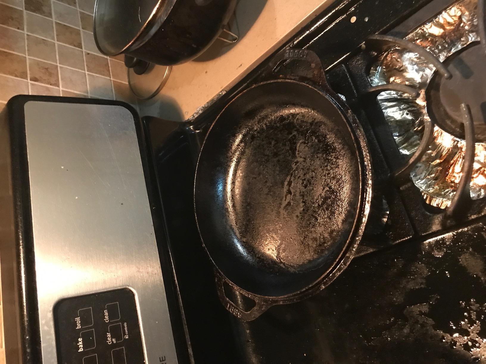Lodge Cast Iron Double Dutch Oven 5 Quart - Pre-Seasoned 2-in-1 Cast Iron Cookware customer photo 1