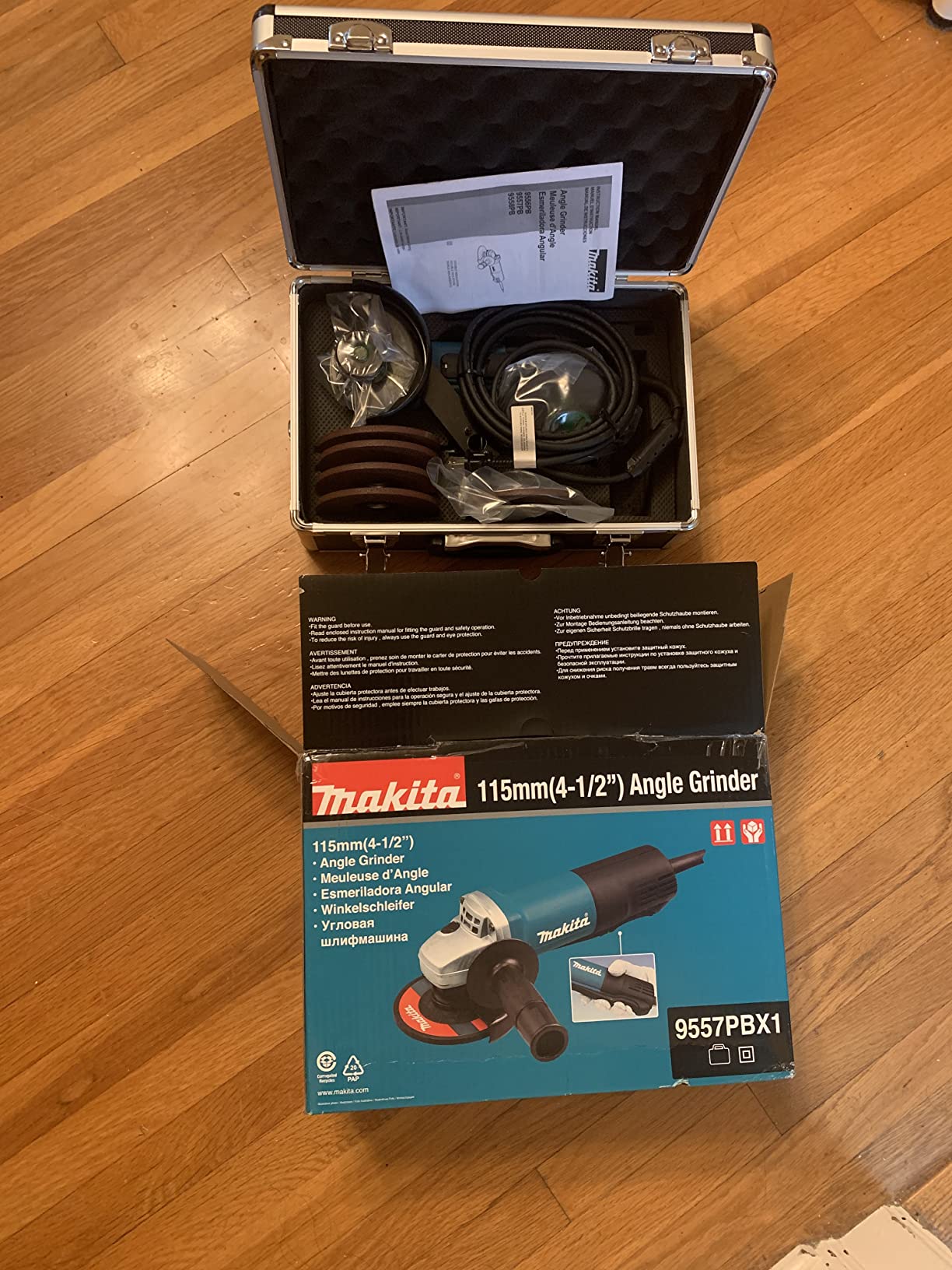 Makita 9557PBX1 4-1/2