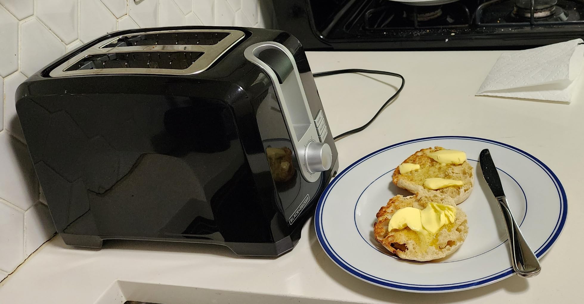 BLACK+DECKER 2-Slice Toaster with Extra-Wide Slots customer photo 1
