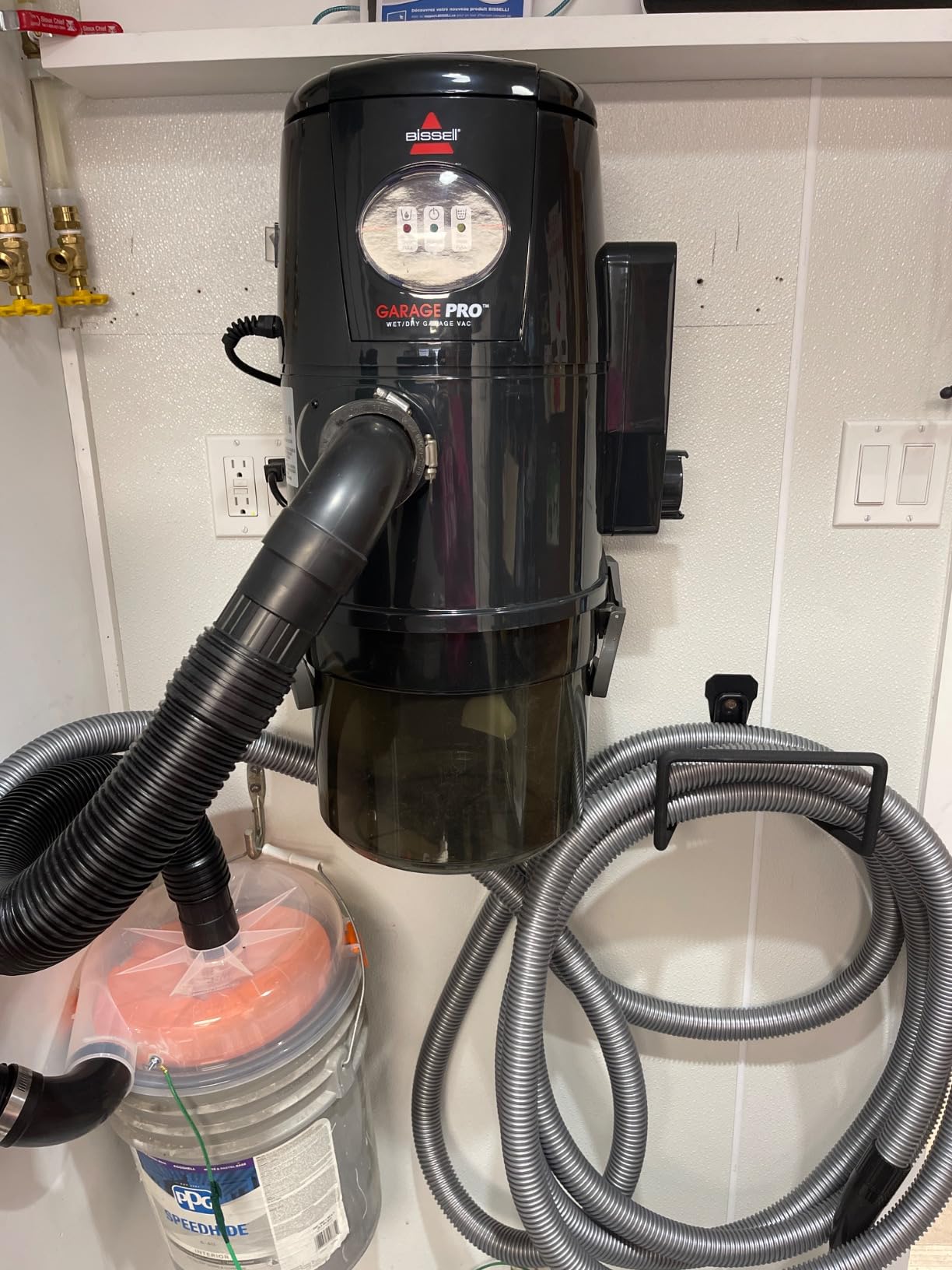 Bissell Garage Pro Wall-Mounted Wet Dry Vacuum/Blower, 18P03 customer photo 1