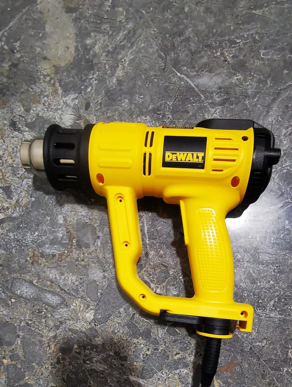 DEWALT Classic Heat Gun with LCD Display & Hard Case/Accessory Kit (D26960K), Yellow customer photo 2