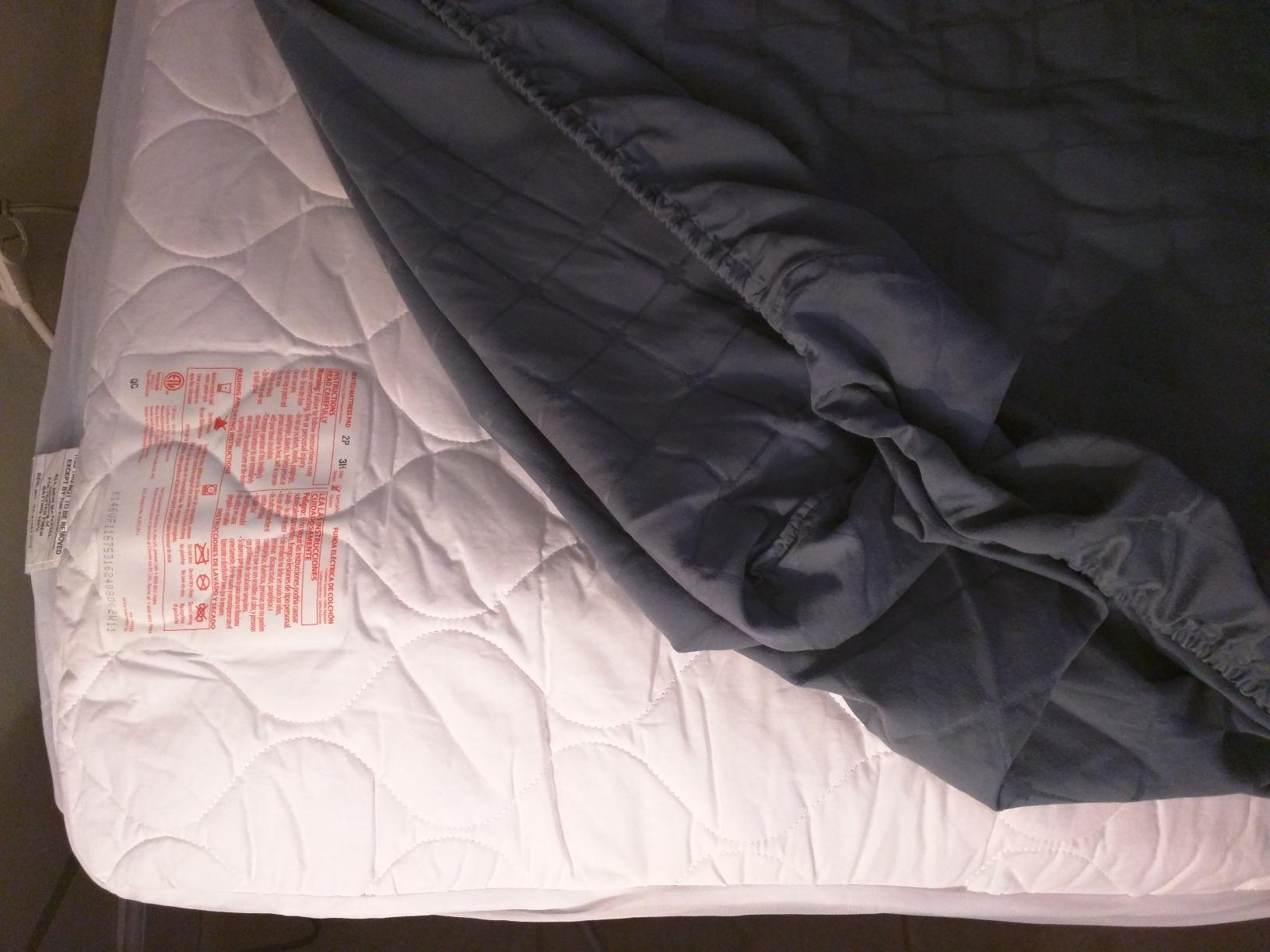 Sunbeam Electric Premium Water Resistant Restful Quilted Heated Mattress Pad, 12 Heat Settings, 12-Hour Selectable Auto Shut-Off, Fast Heating, Cozy Warming Bed, Queen, 60