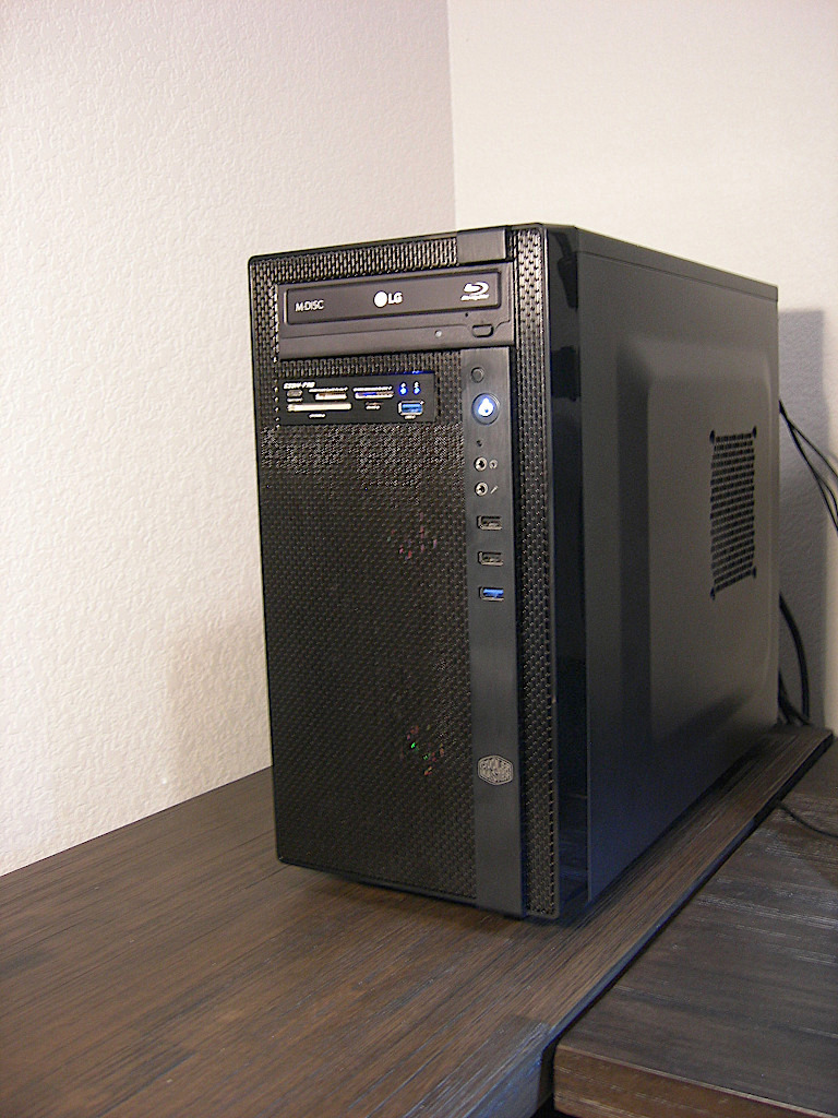 Cooler Master N200 - Mini Tower Computer Case with Fully Meshed Front Panel and mATX/Mini-ITX Support customer photo 1