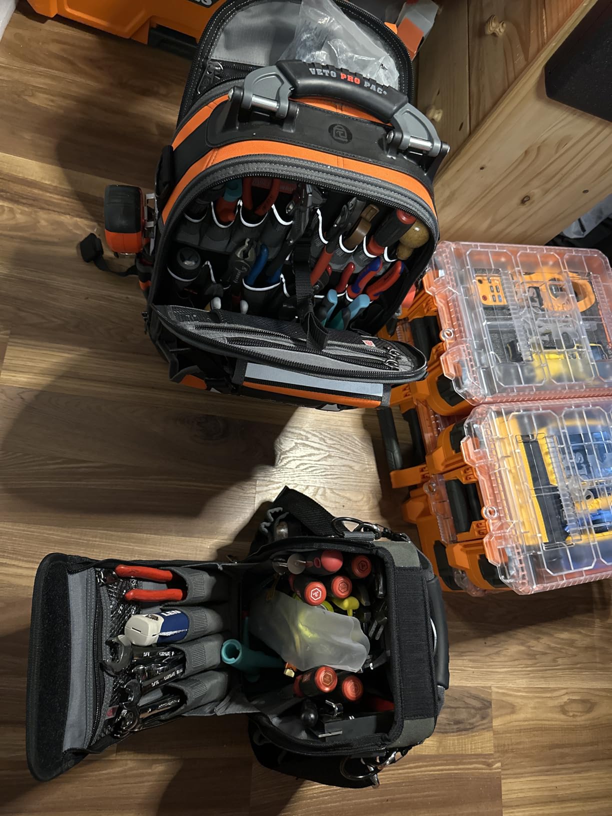 Veto Pro Pac Tech Pac Tool Backpack - Heavy-Duty Weatherproof Tool Bag with 46 Pockets, Waterproof Molded Base & Ergonomic Padded Straps & EVA Back Padding for Technicians and Contractors customer photo 2