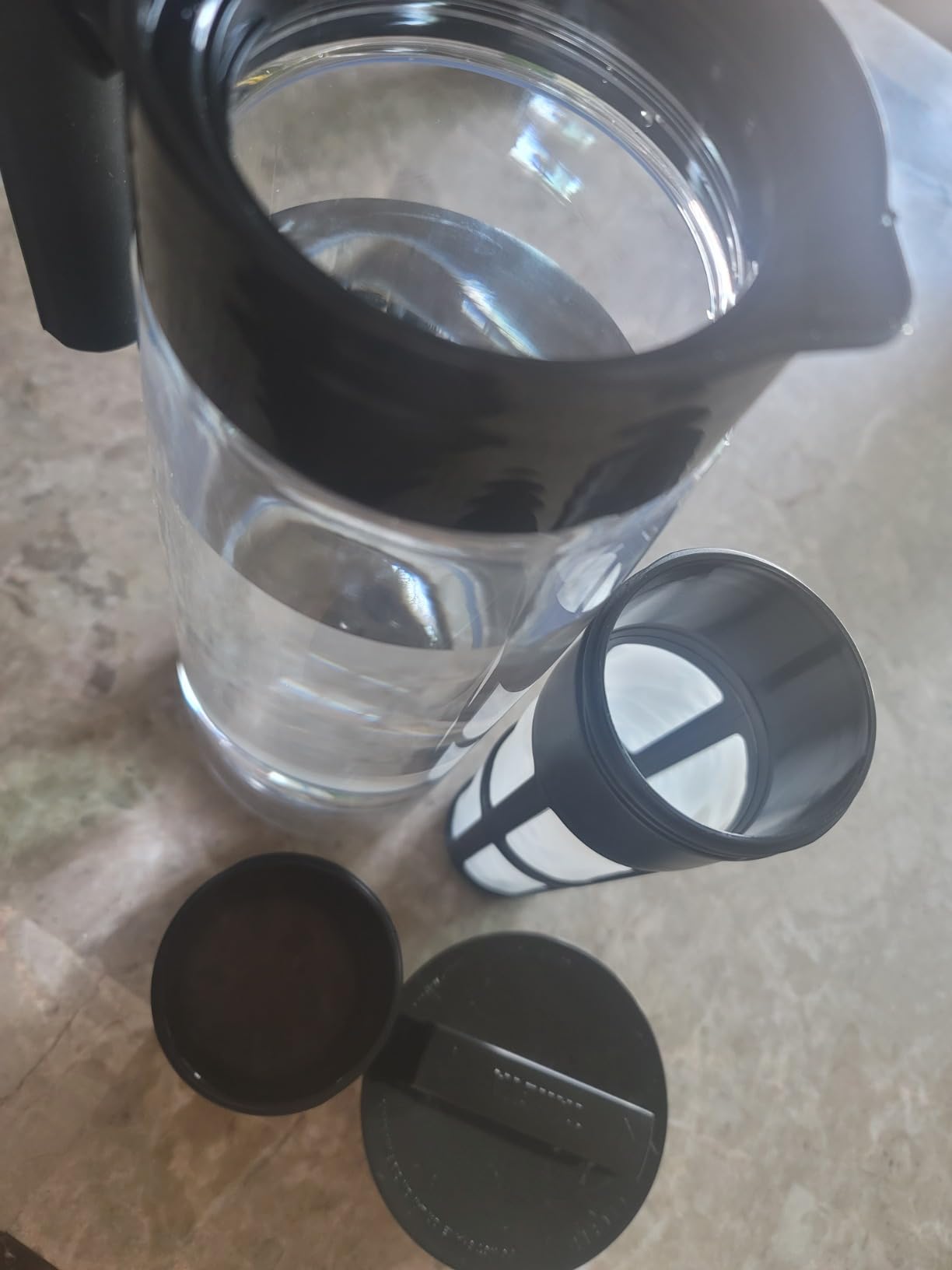 Takeya Deluxe Cold Brew Coffee Maker - BPA-Free Tritan Pitcher with Airtight Leakproof Lid, Silicone Grip Handle, Fine-Mesh Filter - Shatter-Proof, Dishwasher Safe, Made in USA - 1 Quart/Black customer photo 1