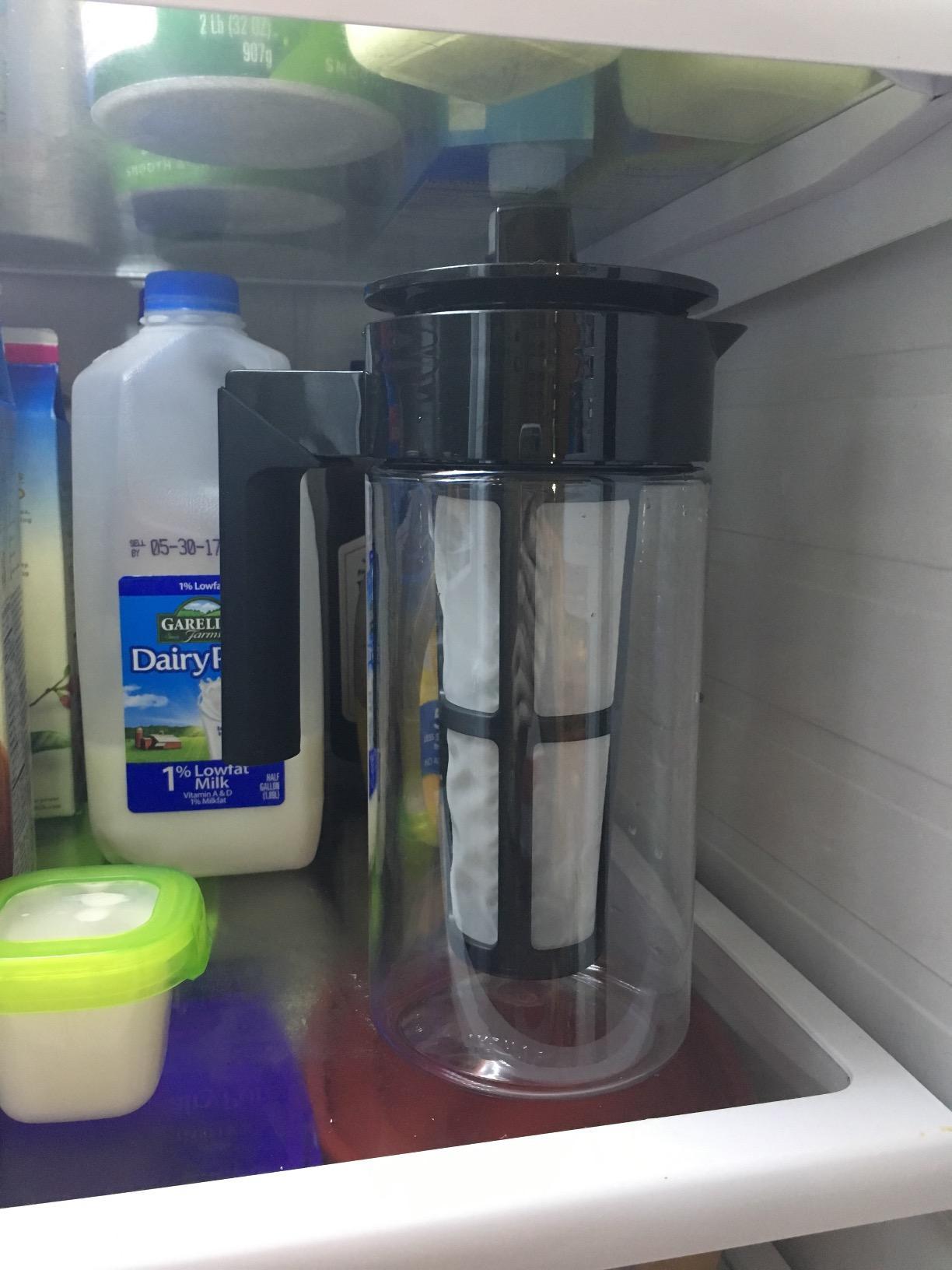 Takeya Deluxe Cold Brew Coffee Maker - BPA-Free Tritan Pitcher with Airtight Leakproof Lid, Silicone Grip Handle, Fine-Mesh Filter - Shatter-Proof, Dishwasher Safe, Made in USA - 1 Quart/Black customer photo 2
