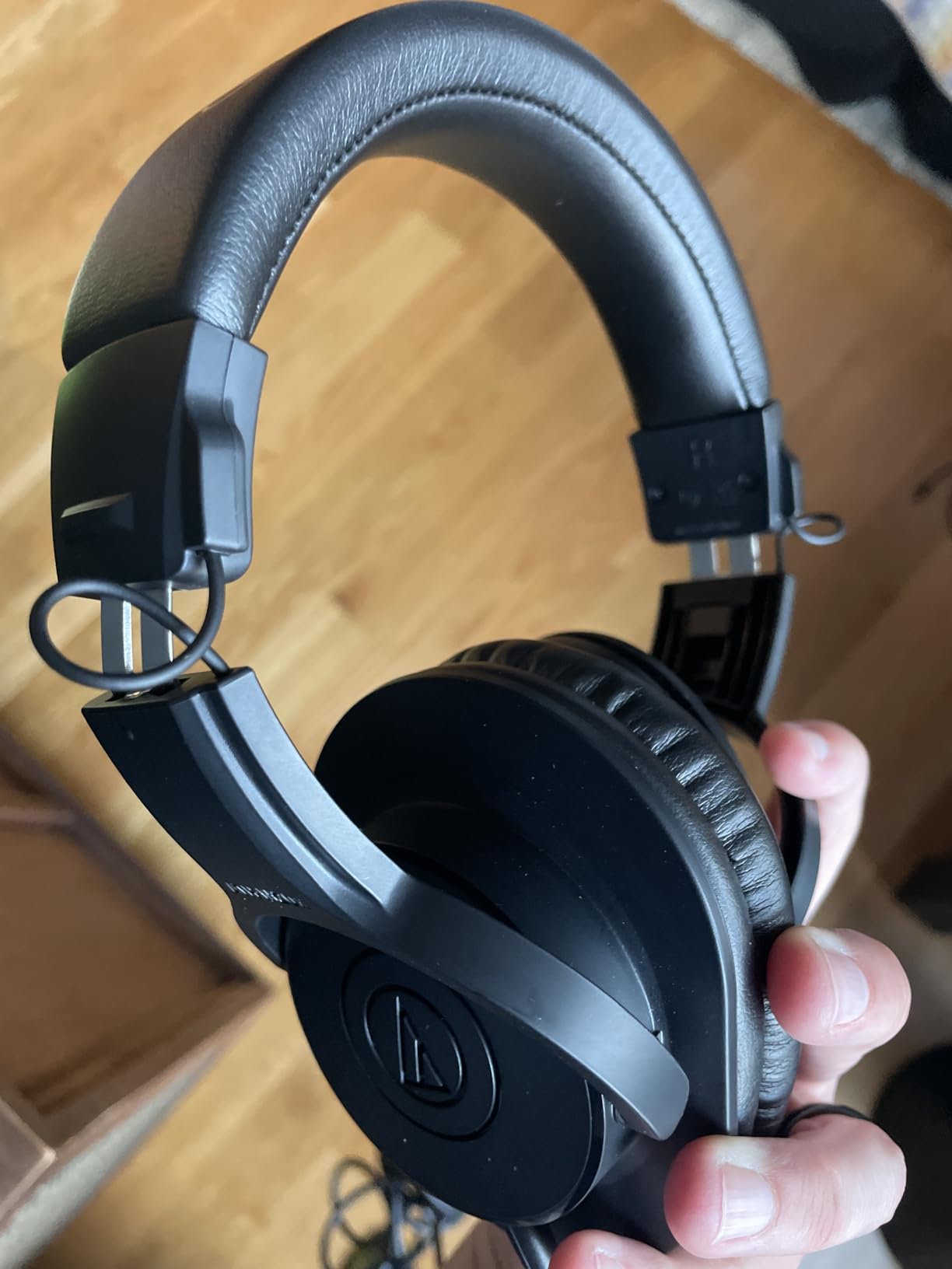 Audio-Technica ATH-M20x Professional Studio Monitor Headphones, Black customer photo 1