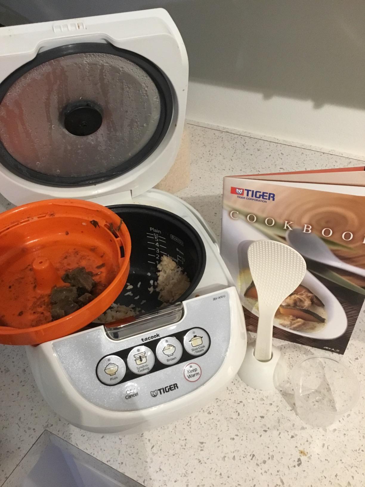 Tiger Jbv A10u 5.5 Cup Micom Rice Cooker with Tacook (White) | 1.0 L) Micom Rice Cooker with Tacook Plate, 12-Hr Keep-Warm, Includes Spatula, Measuring Cup and Cookbook customer photo 2