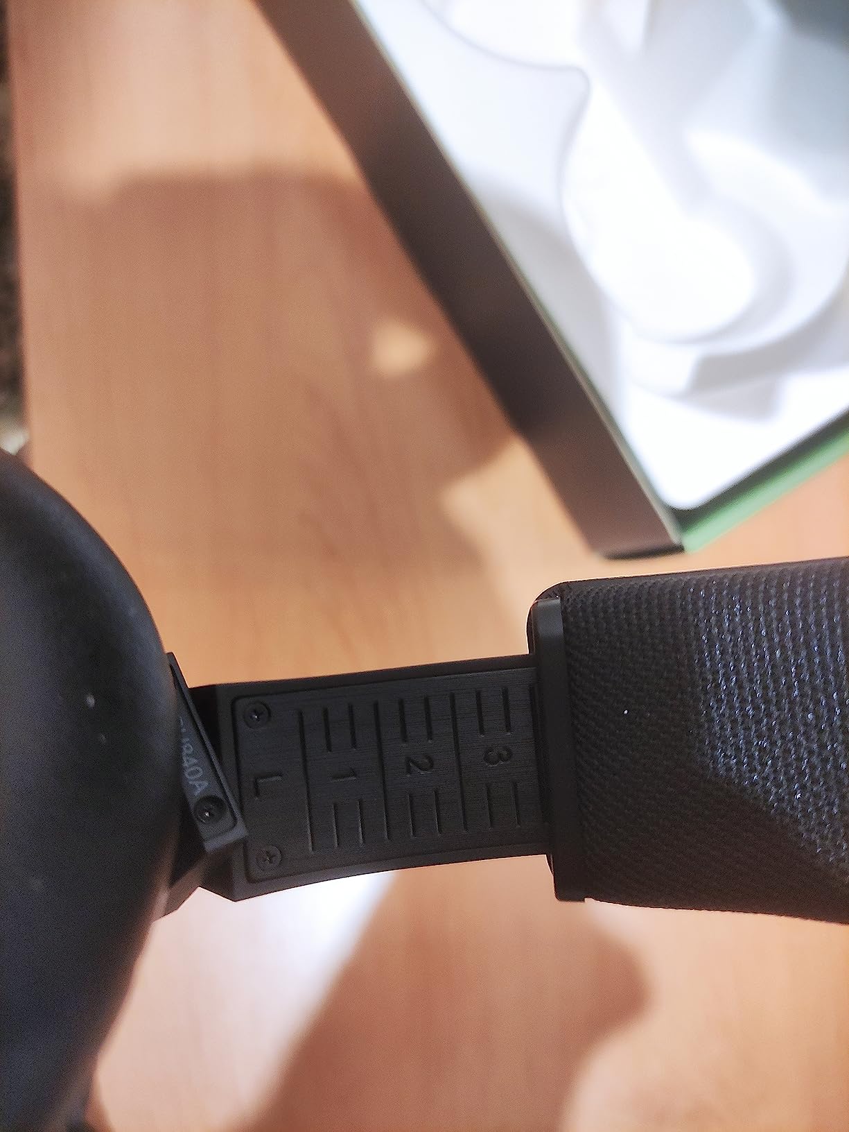 Shure SRH840A Over-Ear Wired Studio Monitoring Headphones, Closed-Back for Critical Listening customer photo 1