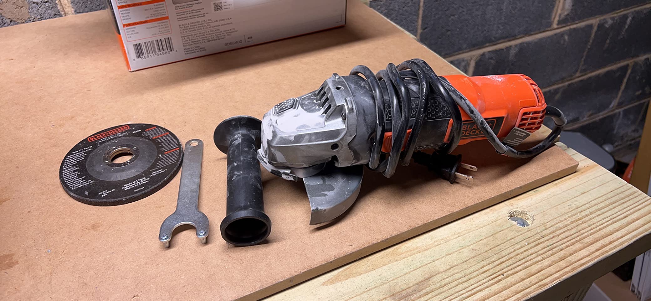 BLACK+DECKER Angle Grinder Tool, 4-1/2-Inch, 6.5-Amp (BDEG400) customer photo 1