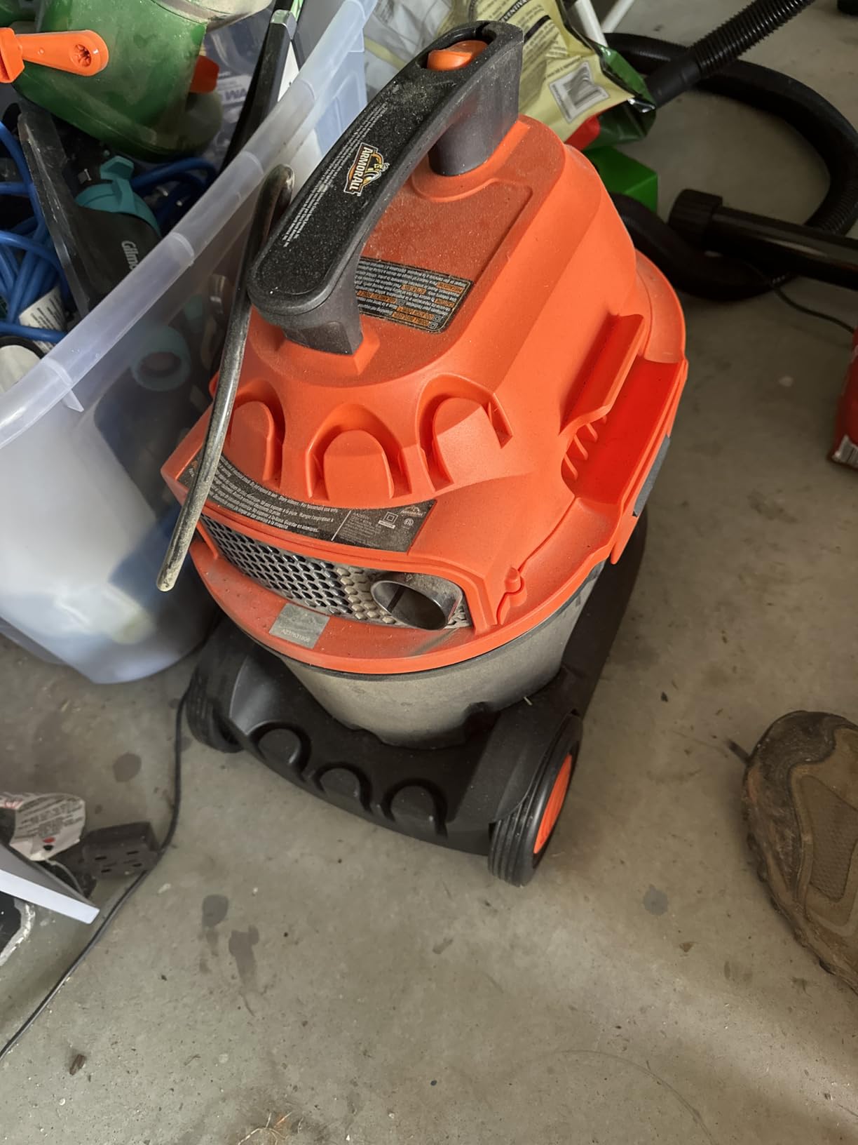 Armor All AA255W 2.5 Gal 2 Peak HP Wet/Dry Utility Vac Orange/Black customer photo 1