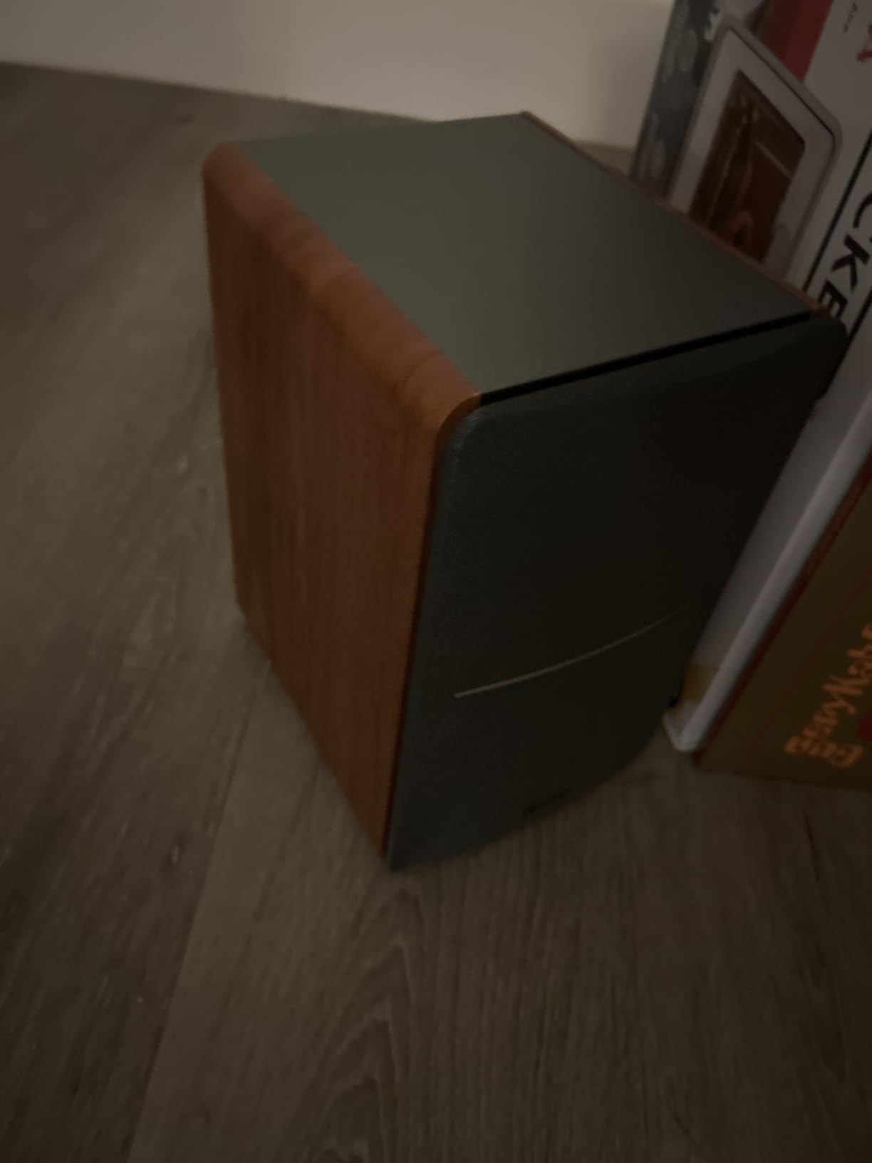 Edifier R1280T Powered Bookshelf Speakers - 2.0 Active Near Field Studio Monitor Speaker - Wooden Enclosure - 42 Watts RMS Power customer photo 2