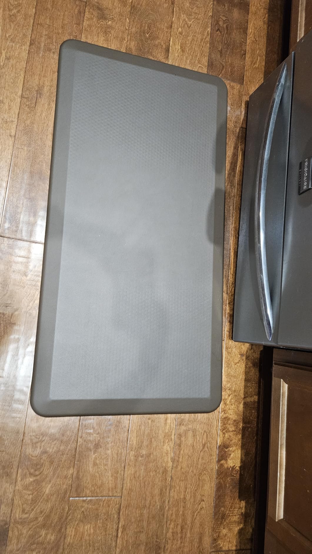 GORILLA GRIP Comfortable Cushioned Kitchen Mats for Floor, 3/4 Inch Thick Ergonomic Standing Desk Anti Fatigue Mat, Waterproof and Stain Resistant Pebbled Top, Supportive Padded Foam Rug, 20x32, Black customer photo 1