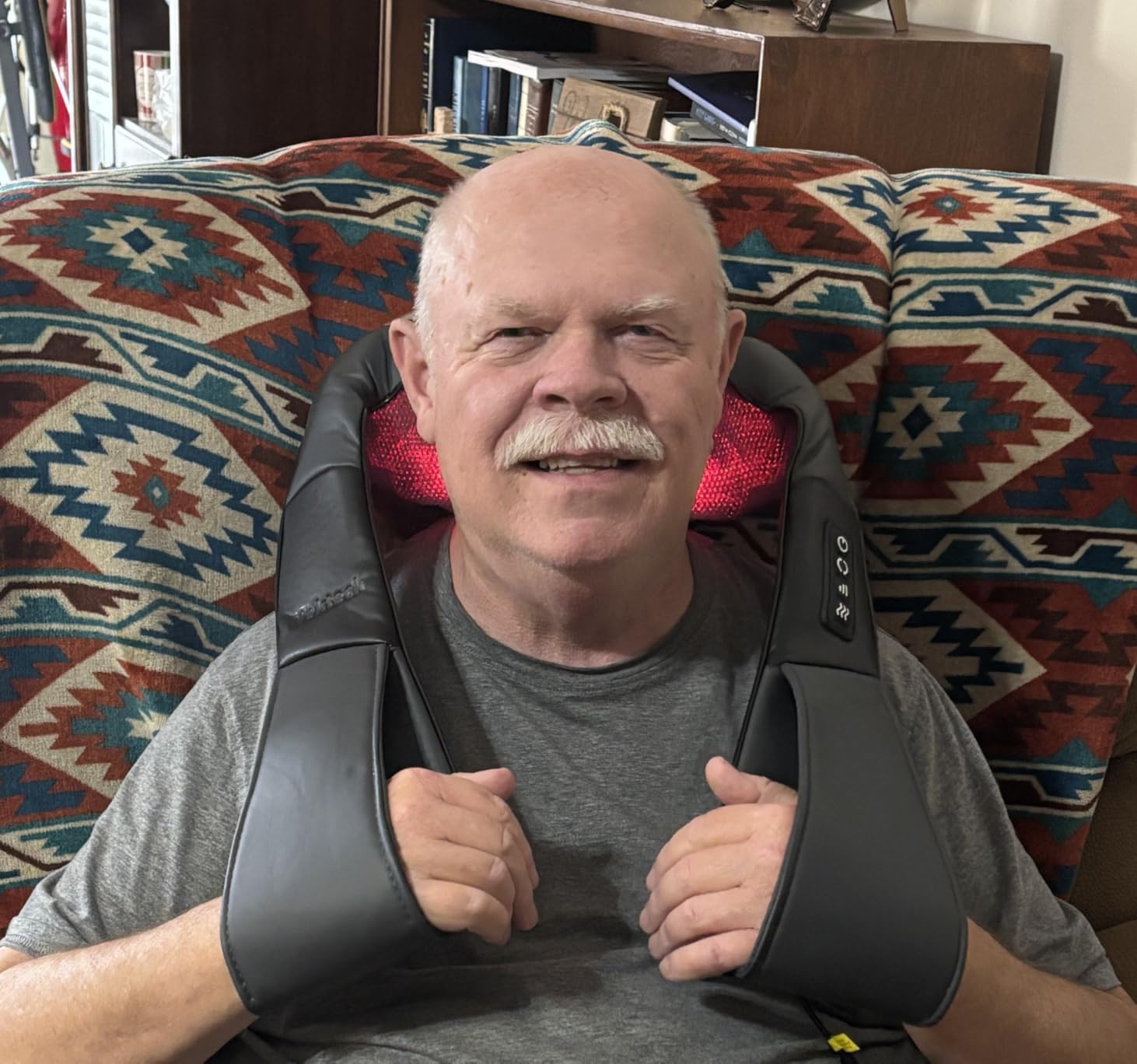 Nekteck Shiatsu Neck Massager with Heat for Pain Relief Deep Tissue, 2026 Upgraded 3D Back Shoulder Kneading Massage Pillow, Relaxation Gifts for Mom Dad Friends, Black(NOT Cordless) customer photo 2