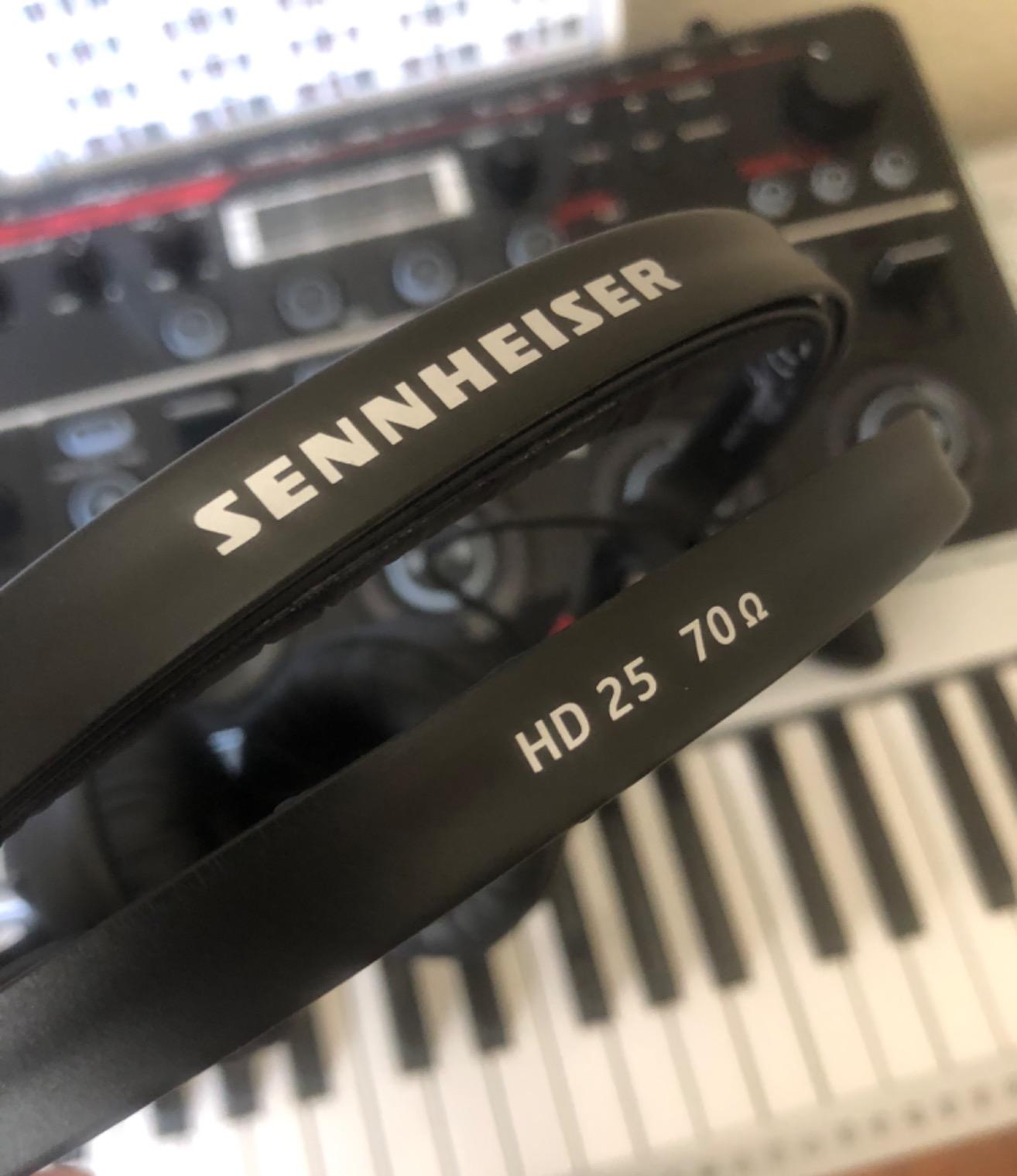 Sennheiser Pro Audio Professional HD 25 On-Ear DJ Headphones Black customer photo 1