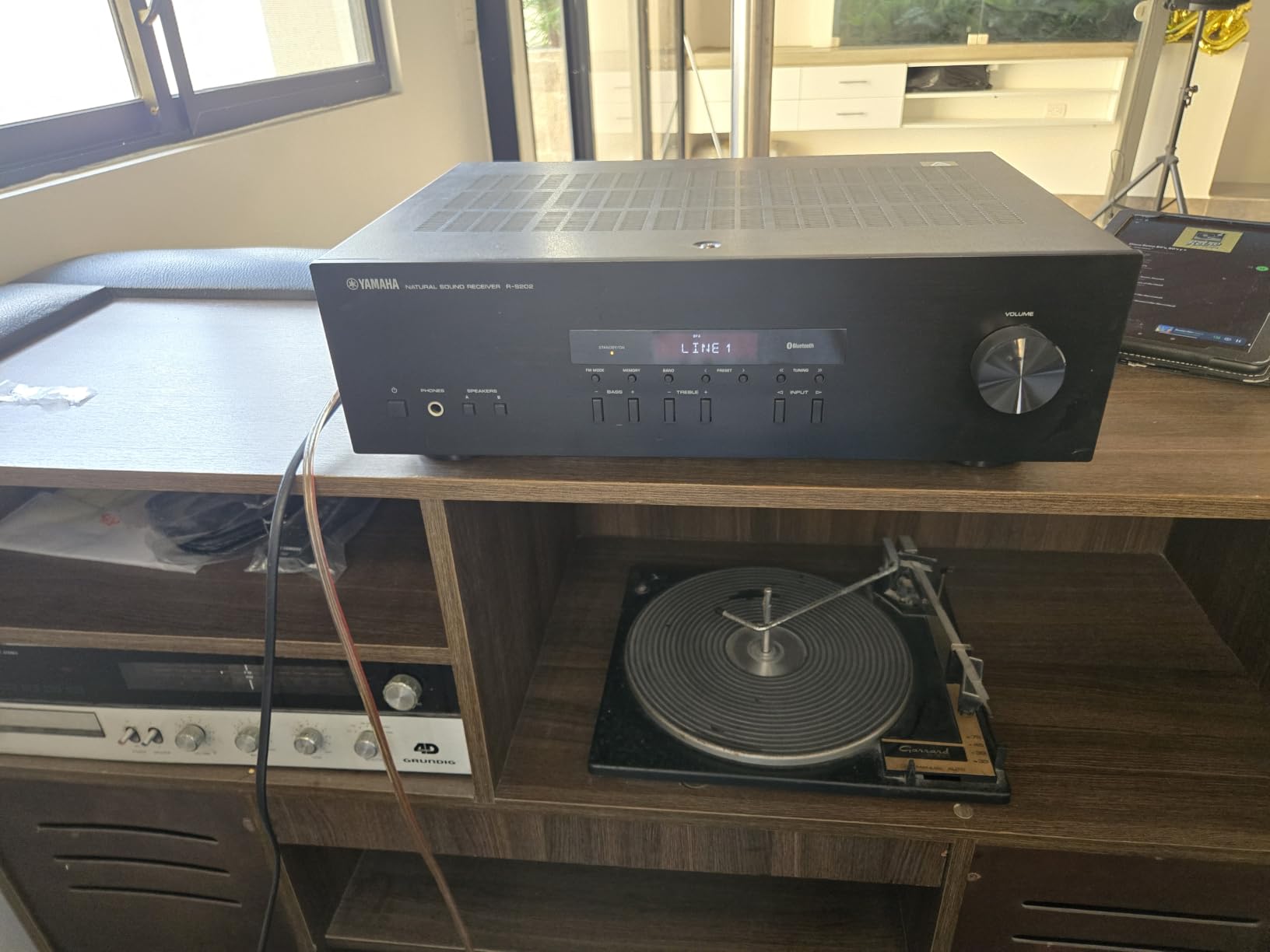 YAMAHA R-S202BL Stereo Receiver customer photo 2