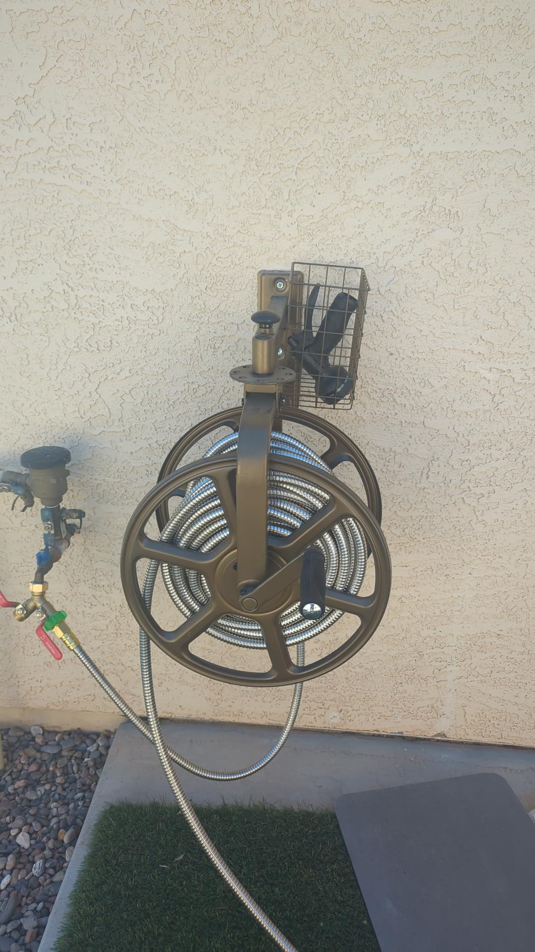 Liberty GARDEN 712 Single Arm Navigator Multi-Directional Garden Hose Reel, Holds 125-Feet of 5/8-Inch Hose customer photo 1