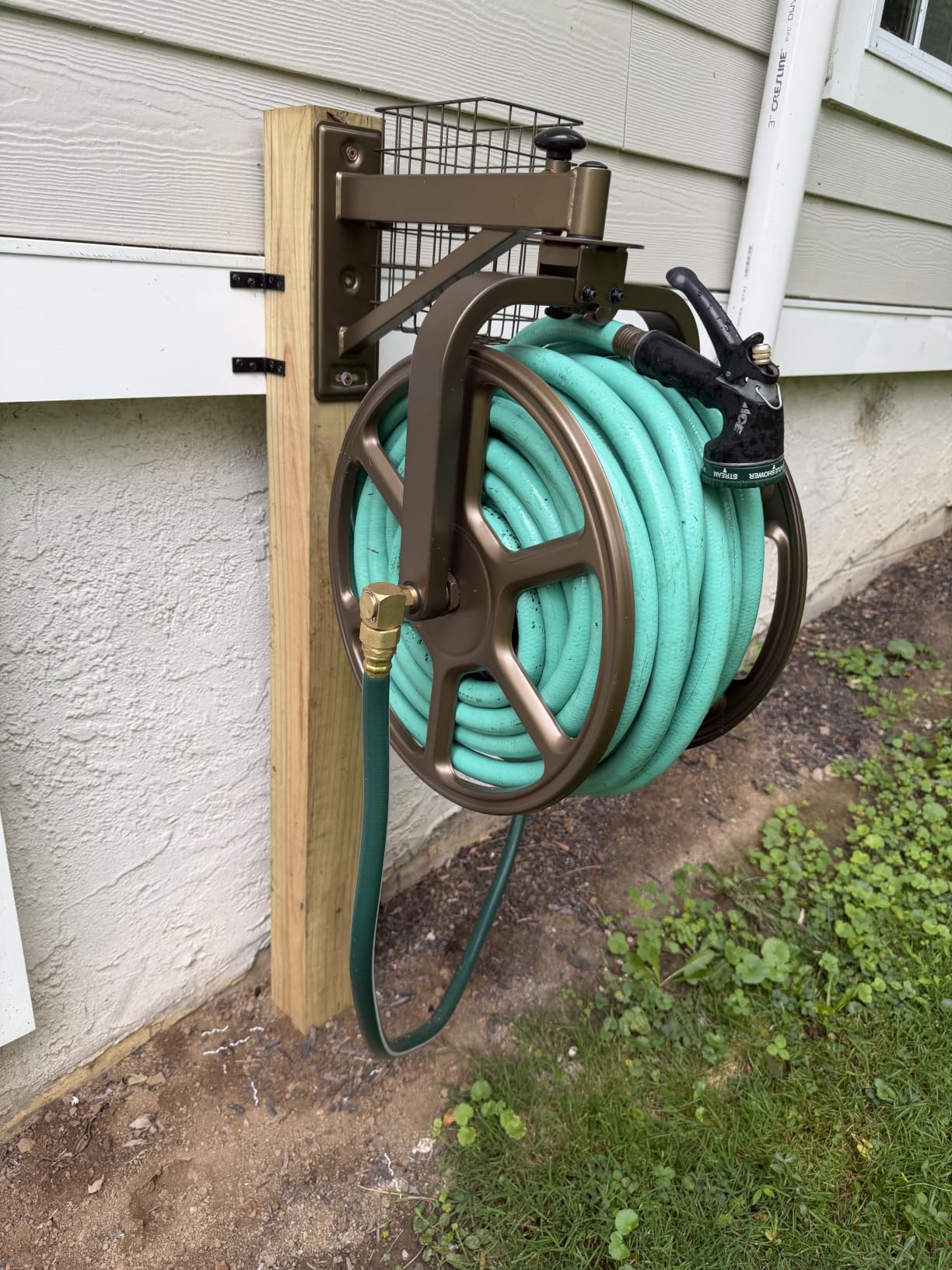 Liberty GARDEN 712 Single Arm Navigator Multi-Directional Garden Hose Reel, Holds 125-Feet of 5/8-Inch Hose customer photo 2