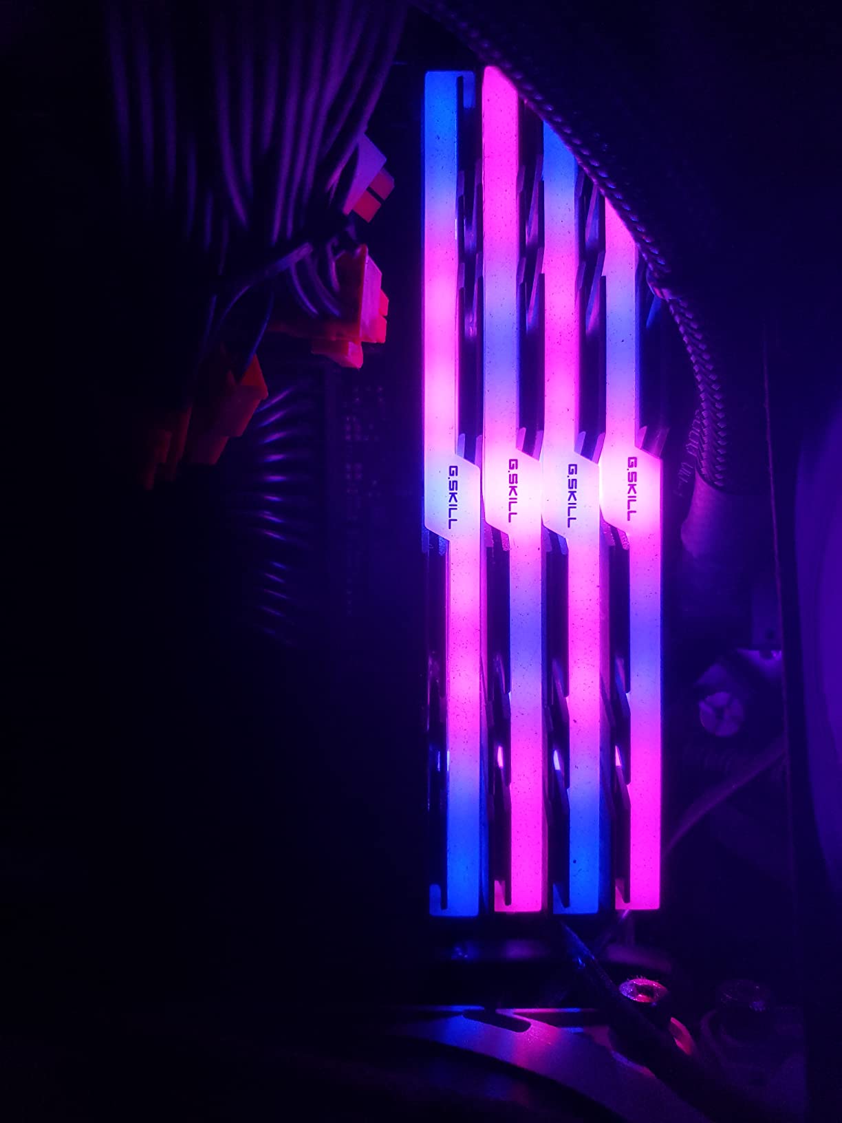 G.SKILL Trident Z RGB Series DDR4 RAM (XMP) 16GB (2x8GB) 3200MT/s CL16-18-18-38 1.35V Intel AMD Desktop Computer Memory U-DIMM (F4-3200C16D-16GTZR) customer photo 2