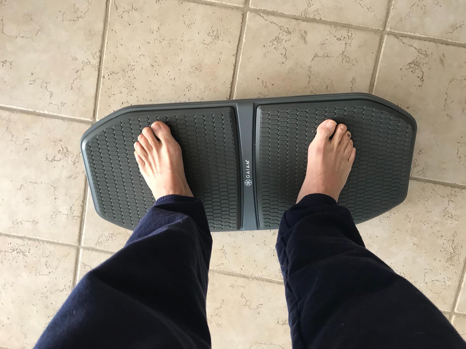 Gaiam Evolve Balance Board Standing Desk, Anti Fatigue Wobble Board for Home Office, Physical Therapy, Exercise Equipment, Stability Rocker for Constant Movement, Increase Focus, Floor Mat Alternative customer photo 1