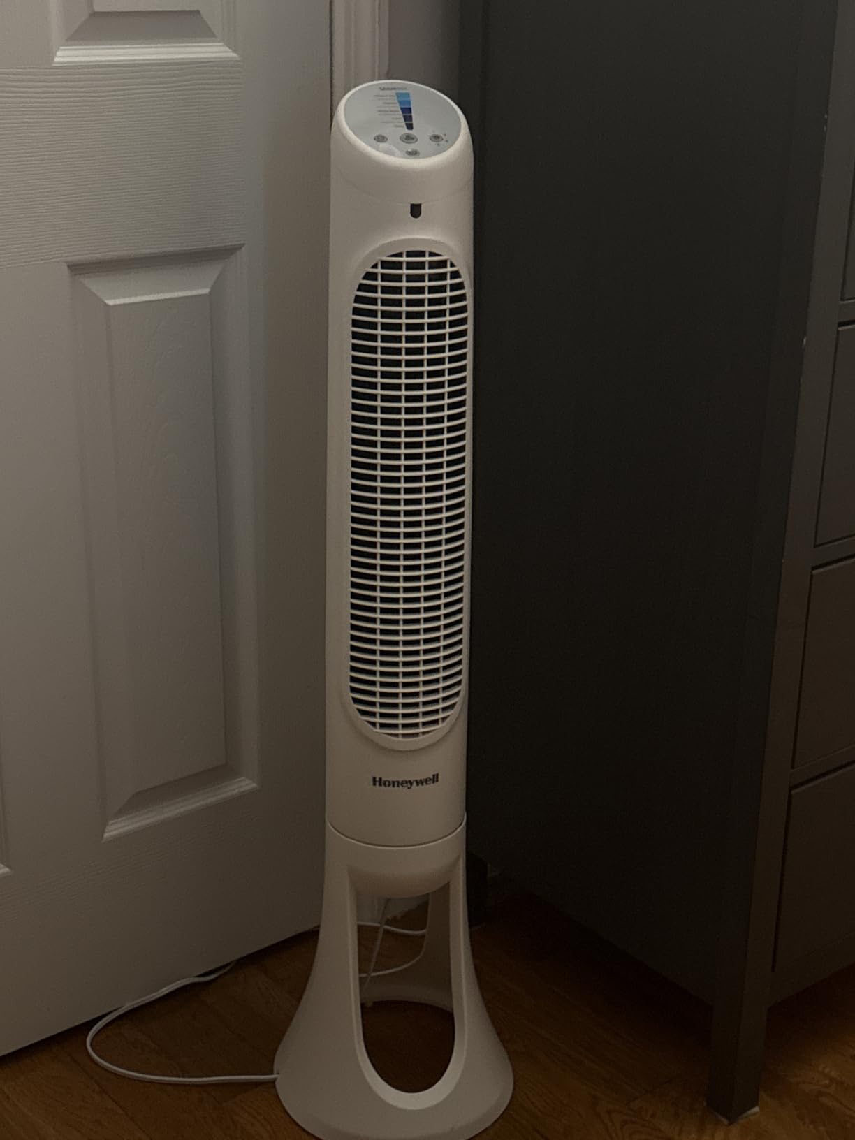 Honeywell QuietSet Whole Room Oscillating Tower Fan with Remote, White, HYF260 customer photo 2