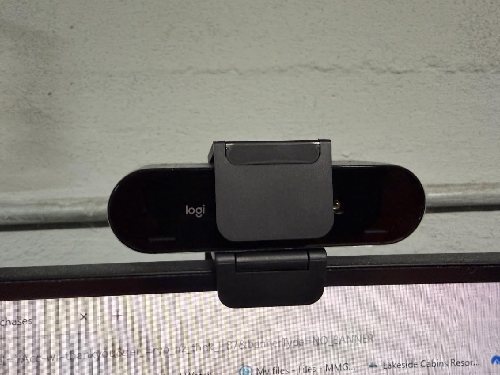 Logitech 4k Webcam - Ultra HD with glass lens, auto light correction, wide view, works with Windows Hello customer photo 2