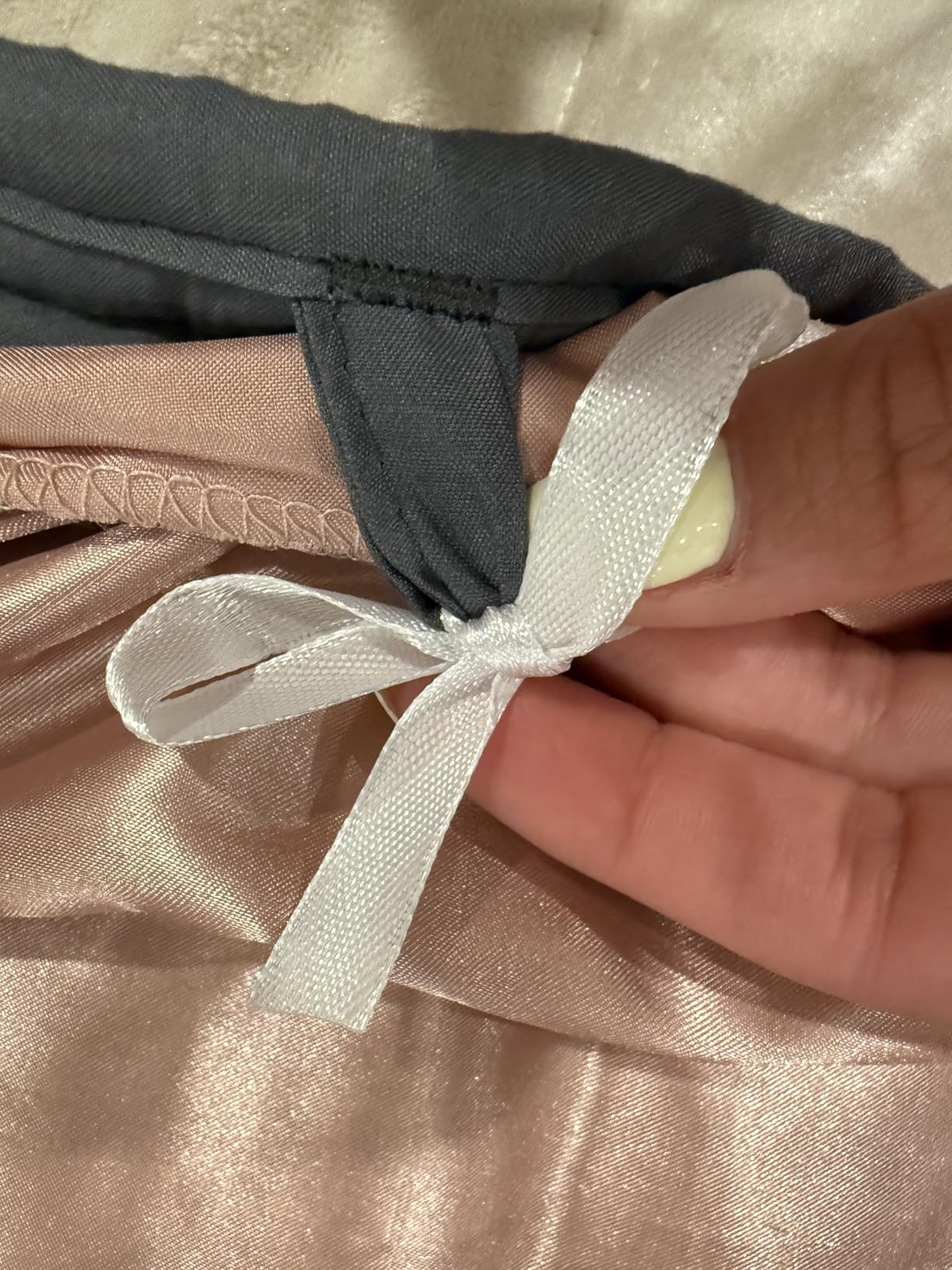 YnM 15lbs Weighted Blanket for Adults, Heavy Bed Throw Blanket with Cooling Glass Beads for All Season Use, Ideal for ~140lbs (48x72 Inches, Twin/Full, Dark Grey) customer photo 2