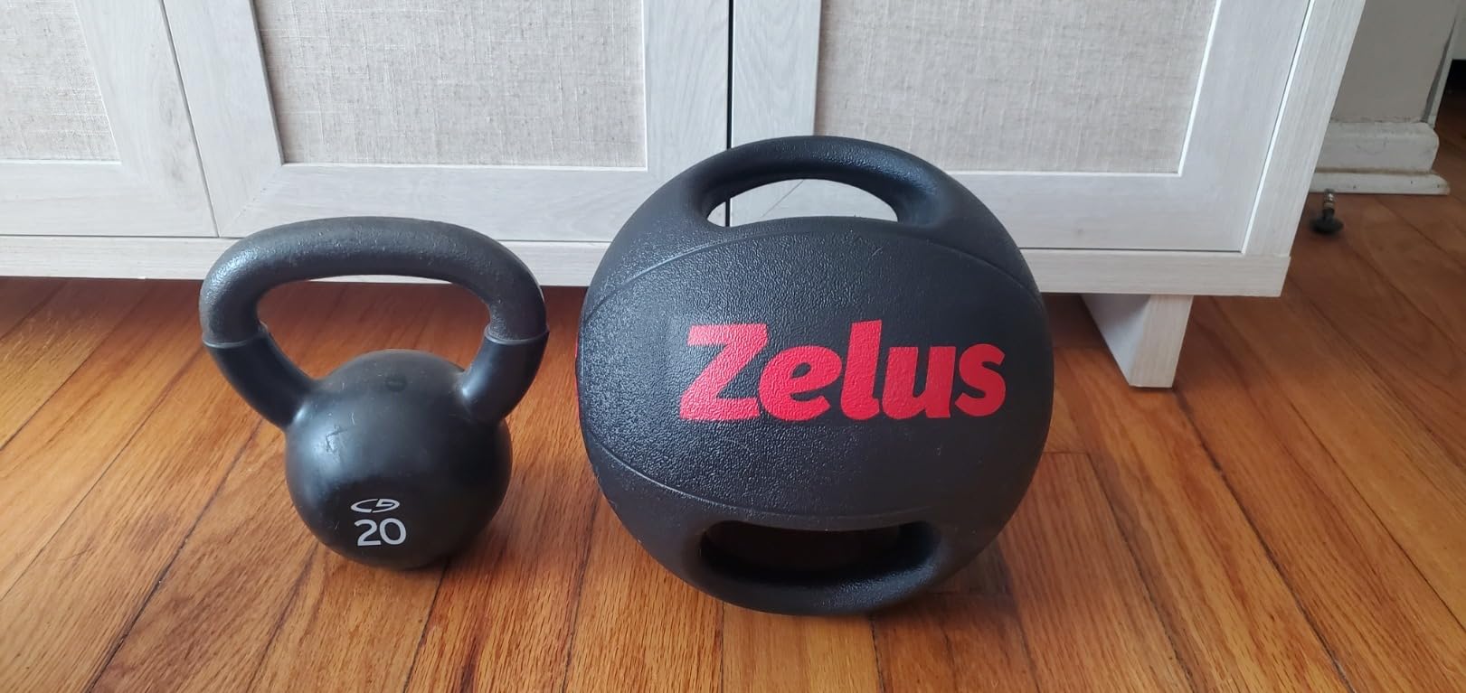 ZELUS Medicine Ball with Dual Grip | 10/20 lbs Exercise Ball | Weight Ball with Handles customer photo 1