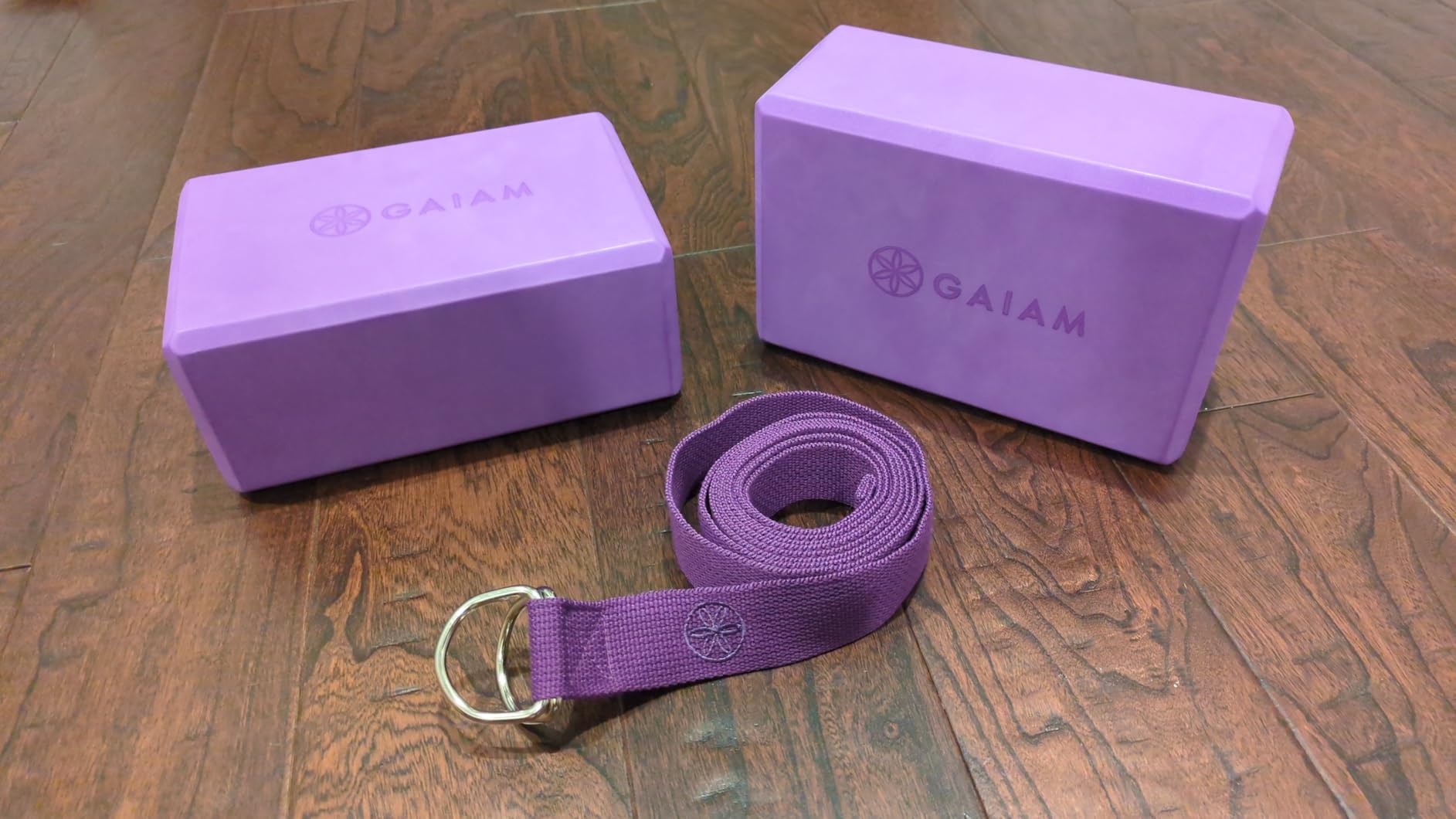 Gaiam Yoga Block - Supportive Latex-Free Eva Foam - Soft Non-Slip Surface with Beveled Edges for Yoga, Pilates, Meditation customer photo 1