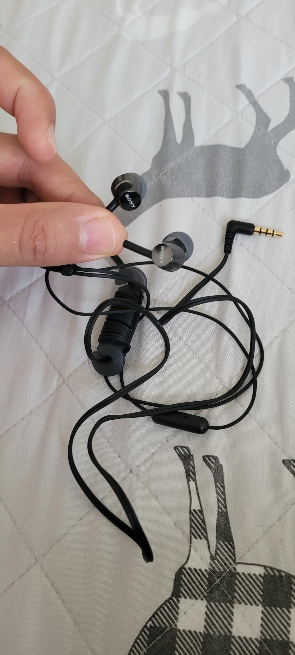 Sony MDREX155AP in-Ear Earbud Headphones with mic for Phone Call, Black | Integrated microphone, Comfortable Secure-Fitting Silicone Earbuds, Flexible, 3.94 ft Y-shaped cord, 9mm neodymium drivers customer photo 2