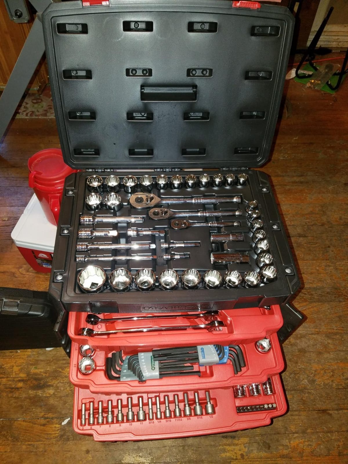 GEARWRENCH Mechanics Tool Set in 3 Drawer Storage Box, 232 Piece customer photo 2