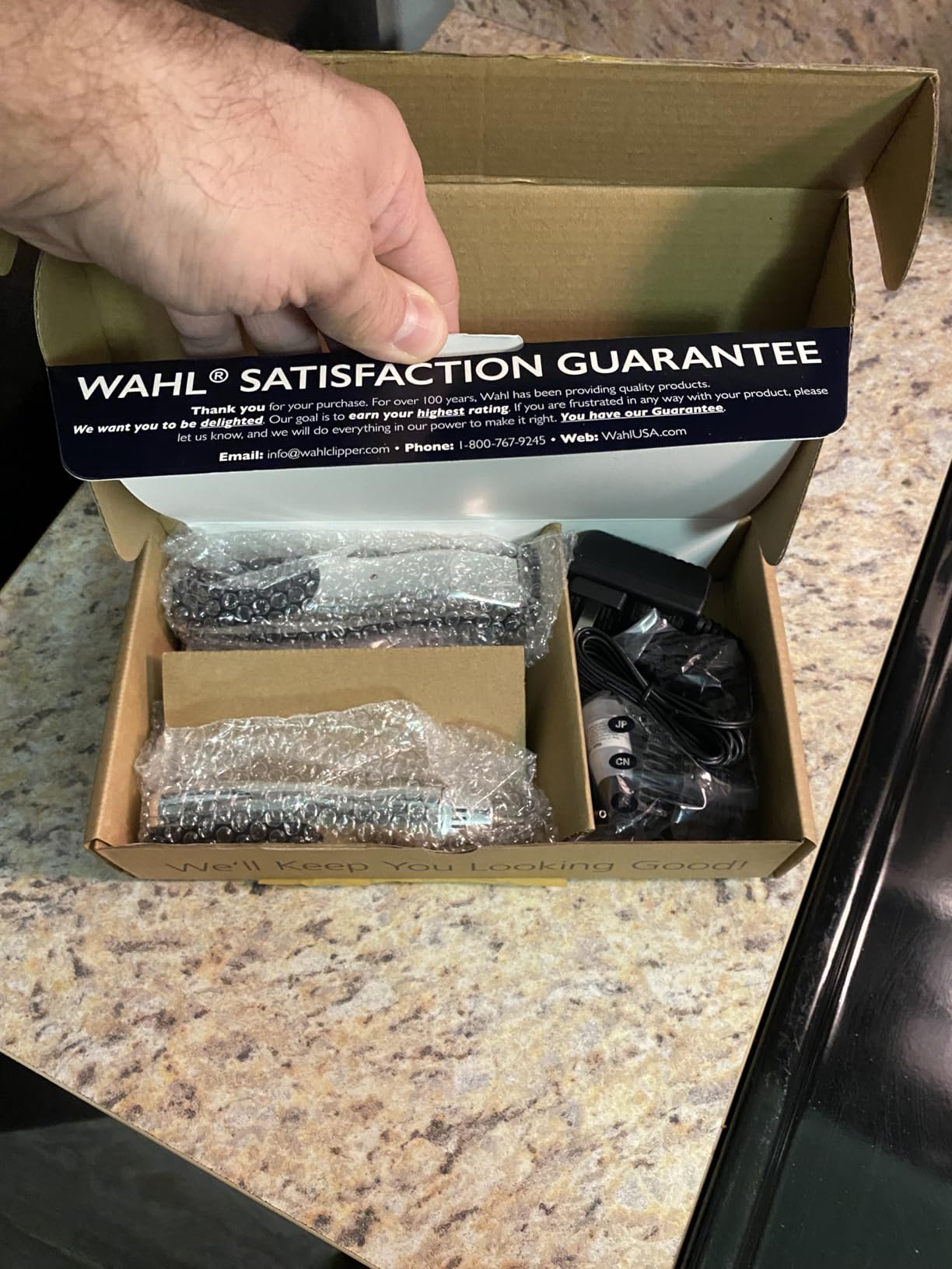 Wahl Groomsman Rechargeable Beard Trimmer Kit & Bonus Battery Nose Trimmer - Model 5622V customer photo 2