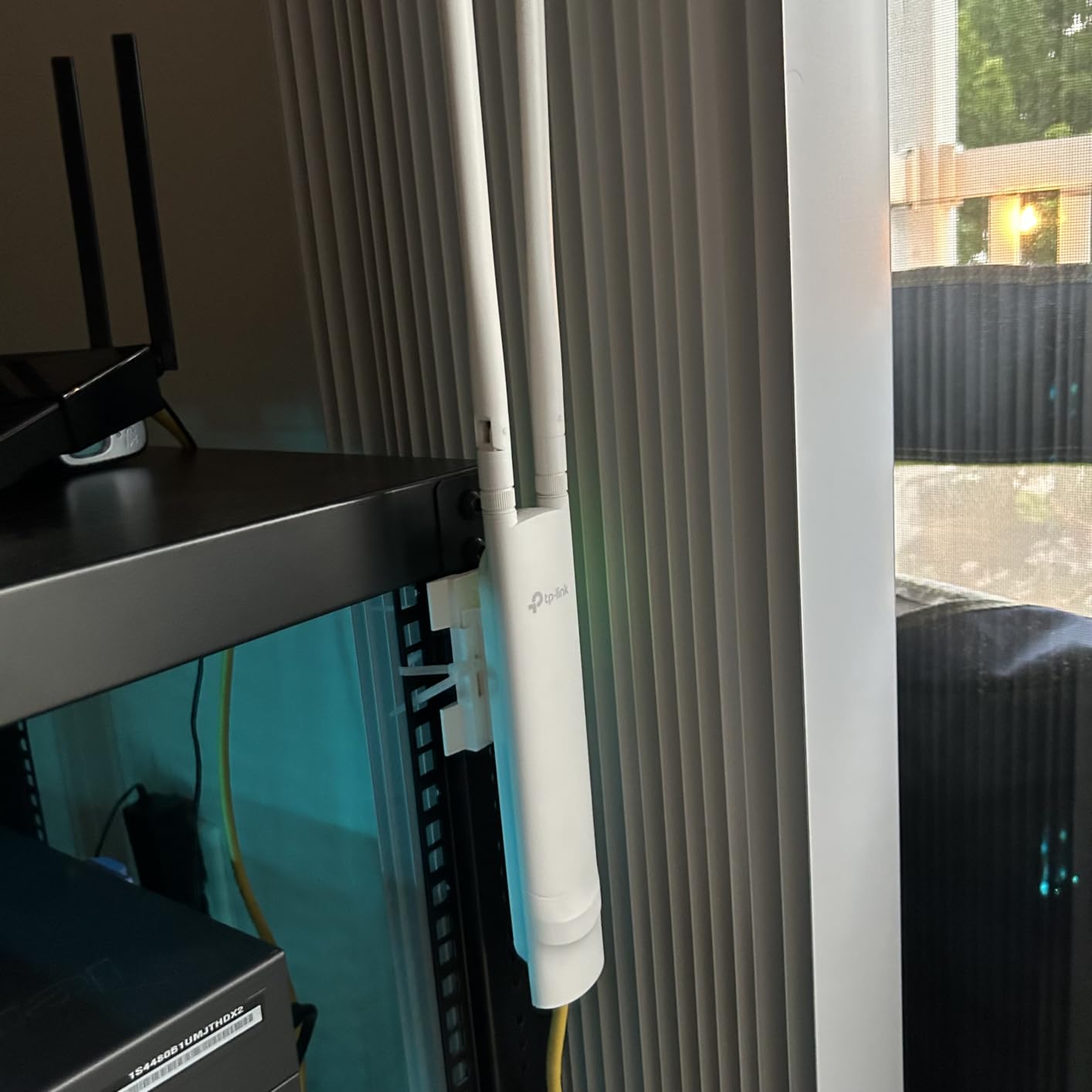 TP-Link EAP110-Outdoor V3, Omada N300 Wireless Outdoor Access Point, WiFi Coverage Up To 200 Meters, Passive PoE W/ Free PoE Injector, SDN Integrated, Cloud Access & Omada App, White customer photo 2