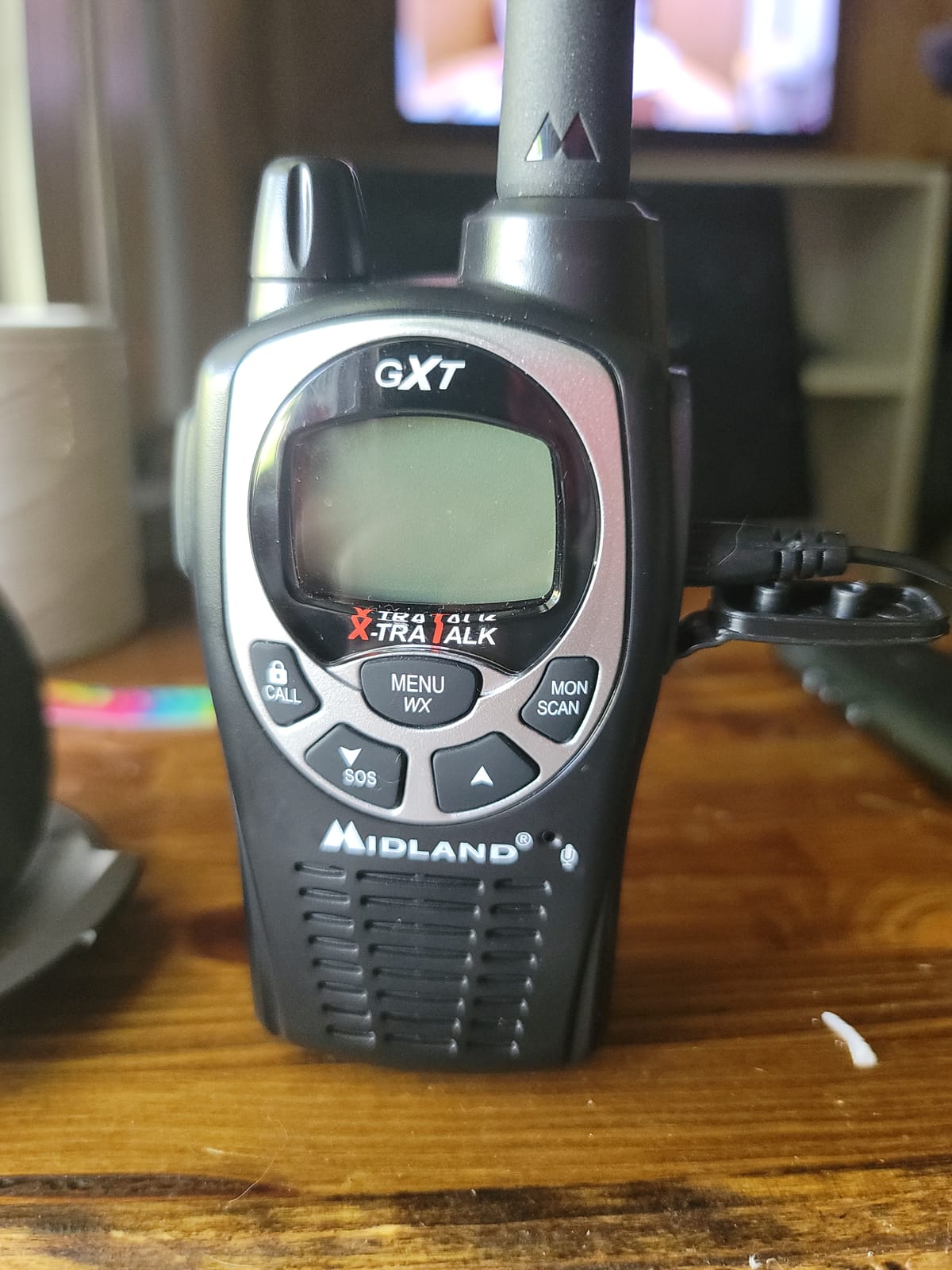 Midland GXT1000X3VP4 GMRS Two-Way Radio (50-Channel, Long Range, 142 Privacy Codes, SOS, NOAA, Rechargeable Nickle Battery, Black/Silver, 3-Pack) customer photo 2