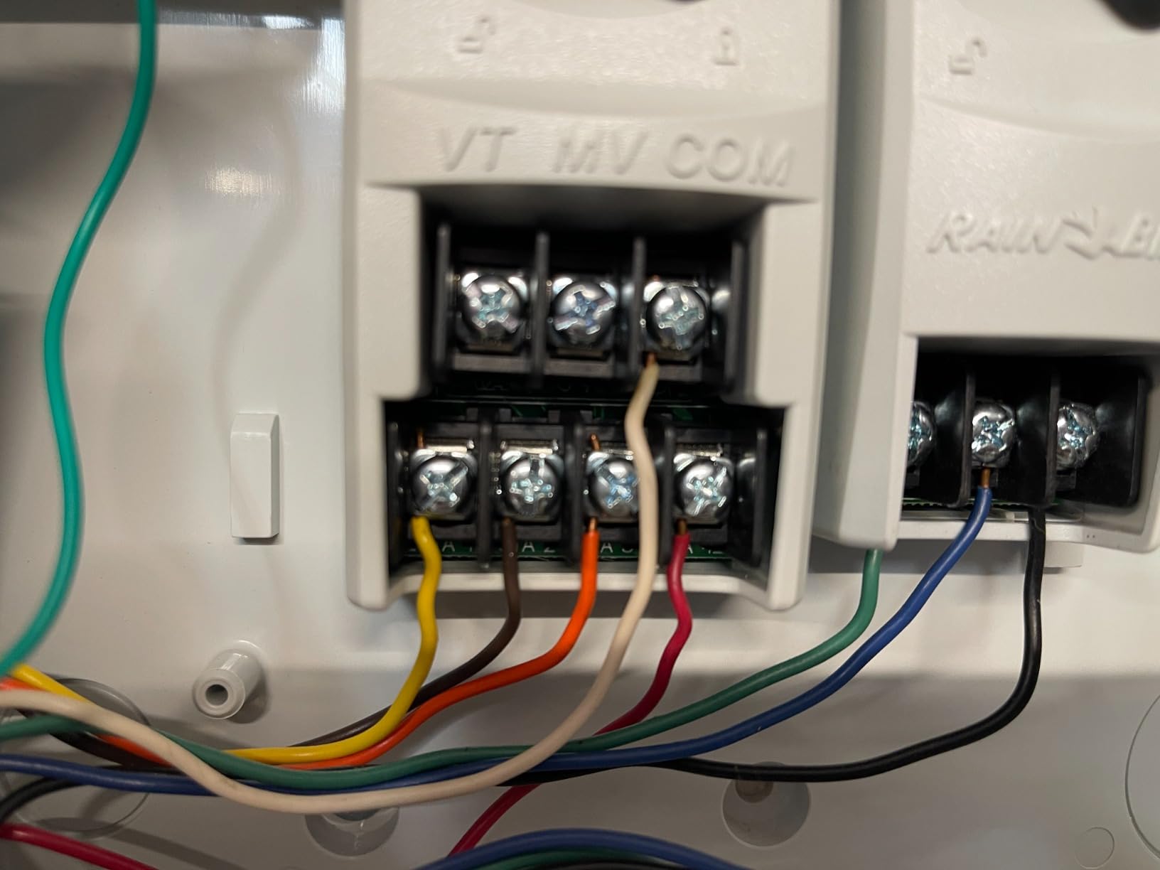 Rachio 3: 8 Zone Smart Sprinkler Controller (Simple Automated Scheduling + Local Weather Intelligence. Save Water w/ Rain, Freeze & Wind Skip), App Enabled, Works w/ Alexa, Fast & Easy Install | 8 Zones, It Just Works, App Control, Rain Skips, Local Weather Scheduling, DIY Install, Smart Home Ready, 2-Year Warranty customer photo 2