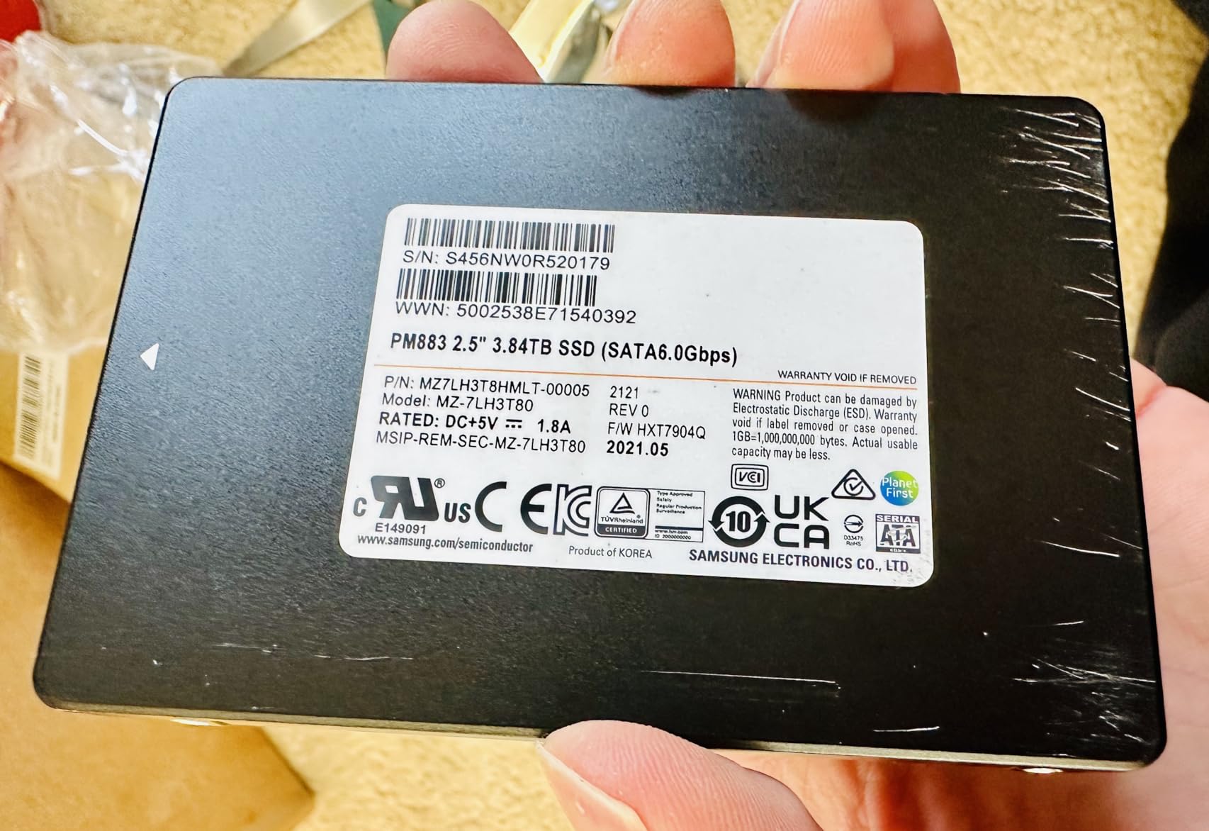 Samsung PM883 MZ7LH3T8HMLT 3.84TB SATA 6Gb/s 2.5-Inch Enterprise SSD customer photo 1