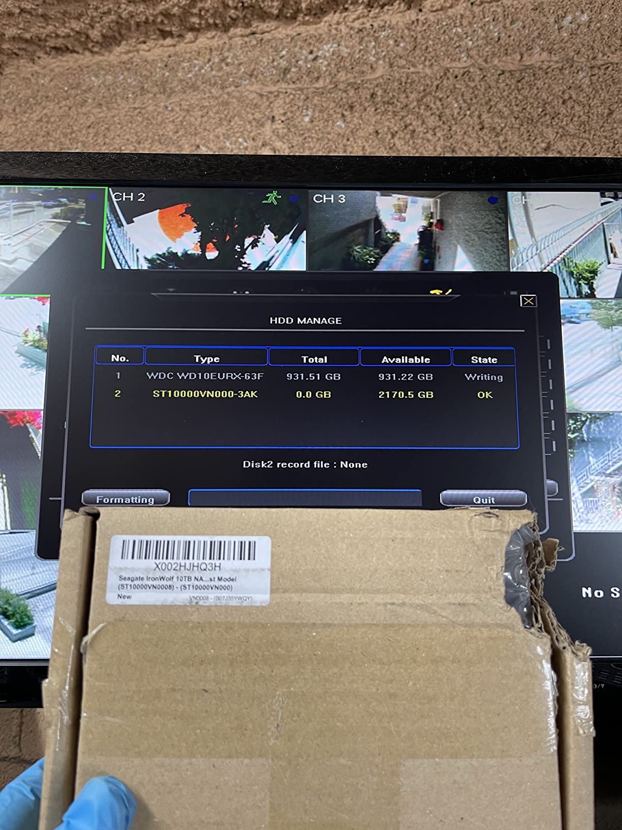 Seagate IronWolf 10TB NAS Internal Hard Drive HDD - 3.5 Inch SATA 6Gb/s 7200 RPM 256MB Cache RAID Network Attached Storage (ST10000VN0008) customer photo 1