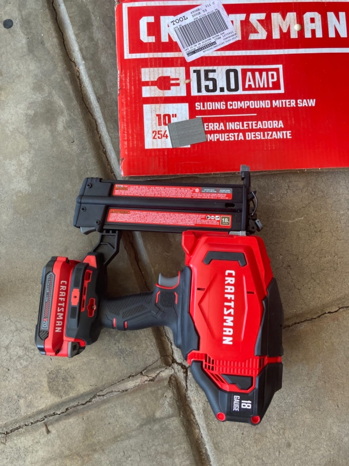 CRAFTSMAN V20 Cordless Brad Nailer, 18 Gauge Nail Gun, with Battery and Charger (CMCN618C1) customer photo 2