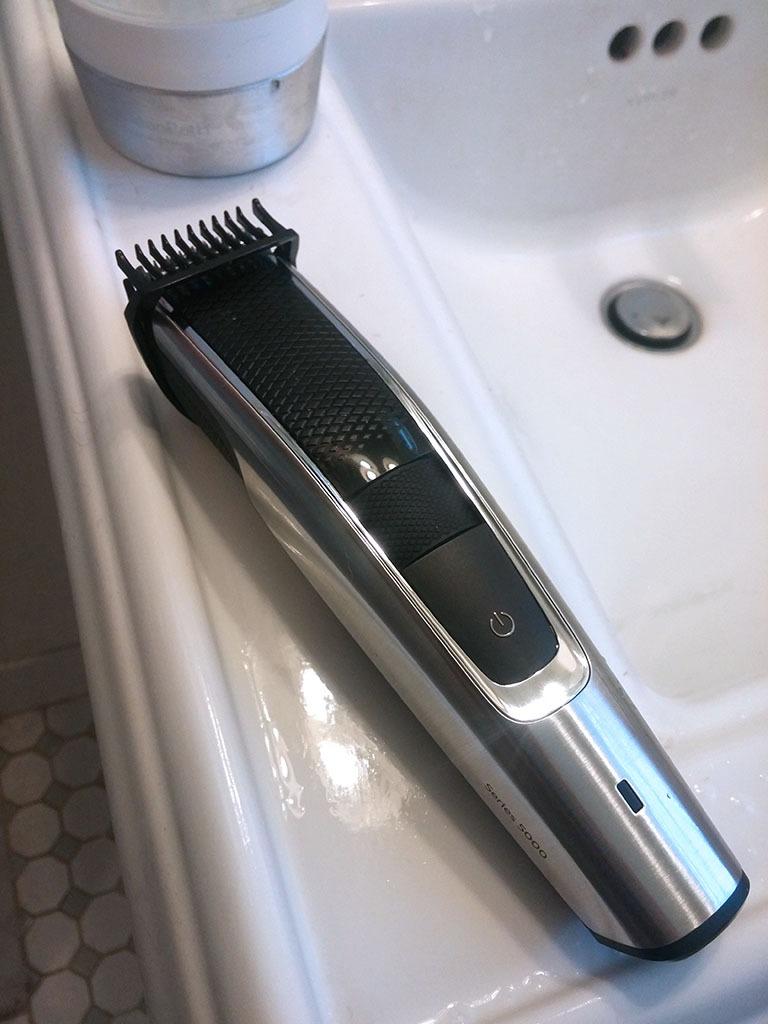 Philips Norelco Beard Trimmer and Hair Clipper Series 5500, electric, cordless, one pass beard trimmer and hair clipper with washable feature for easy clean - No blade oil needed - BT5511/49 customer photo 1