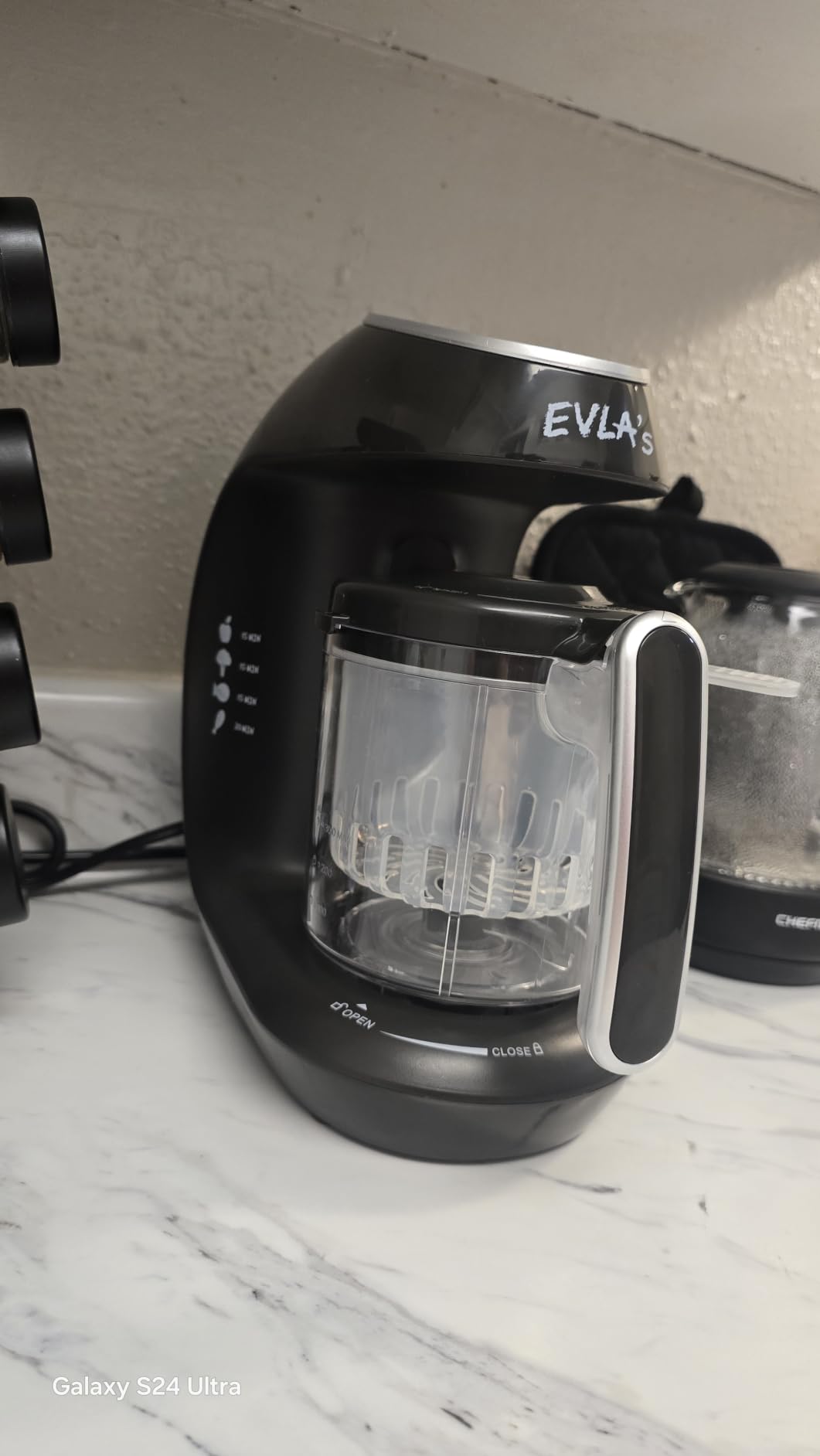 EVLA'S Baby Food Maker, Steamer, Blender, Baby Food Processor for Healthy Homemade Baby Food in Minutes, Touch Screen with 6 Reusable Food Pouches, Baby Registry Essential, White customer photo 1