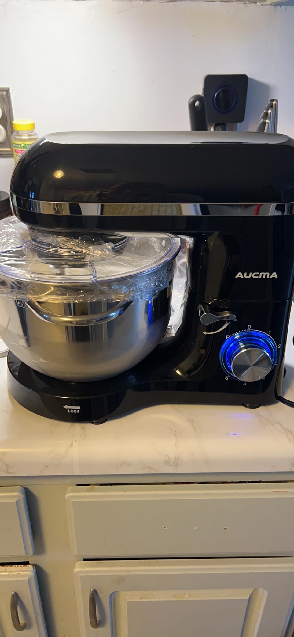 Aucma Stand Mixer, 6.5-QT 660W 6-Speed Tilt-Head Food Mixer, Kitchen Electric Mixer with Dough Hook, Wire Whip & Beater (Black) customer photo 1